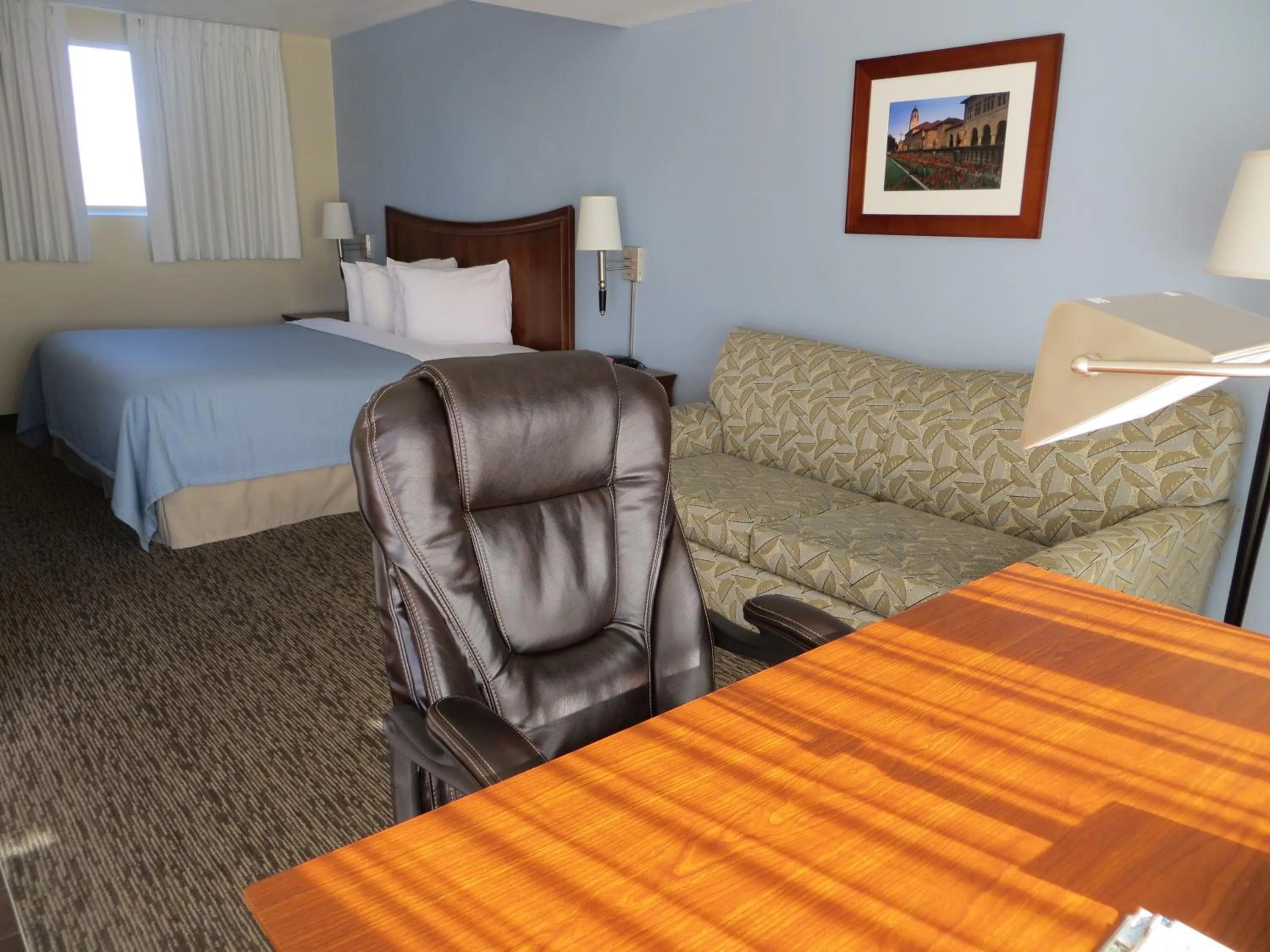 Photo of the whole room, Bed in Coronet Motel