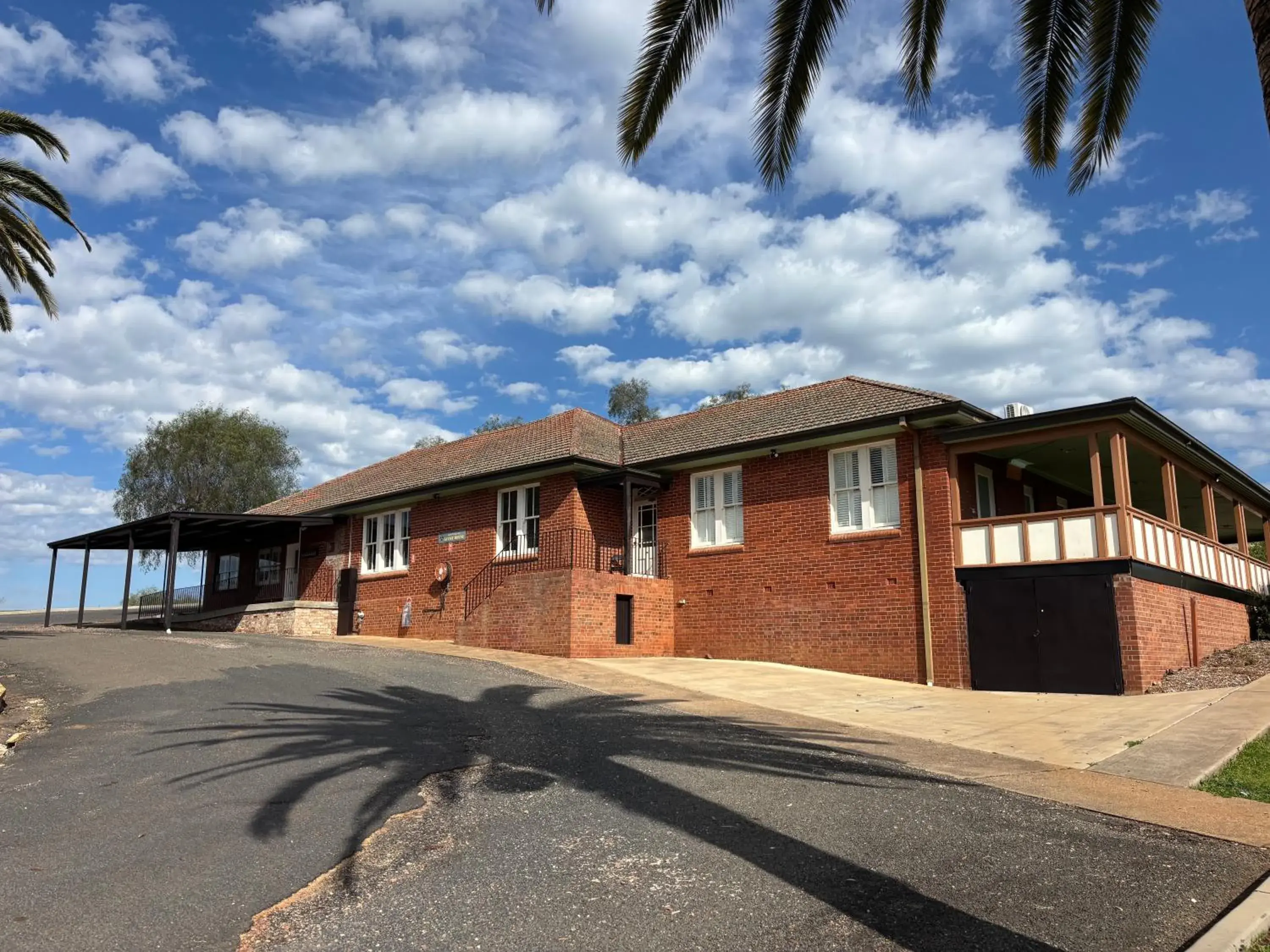 Family Room with Bathroom in Hermitage Hill Country Retreat Family Room with Bathroom in Hermitage Hill Country Retreat