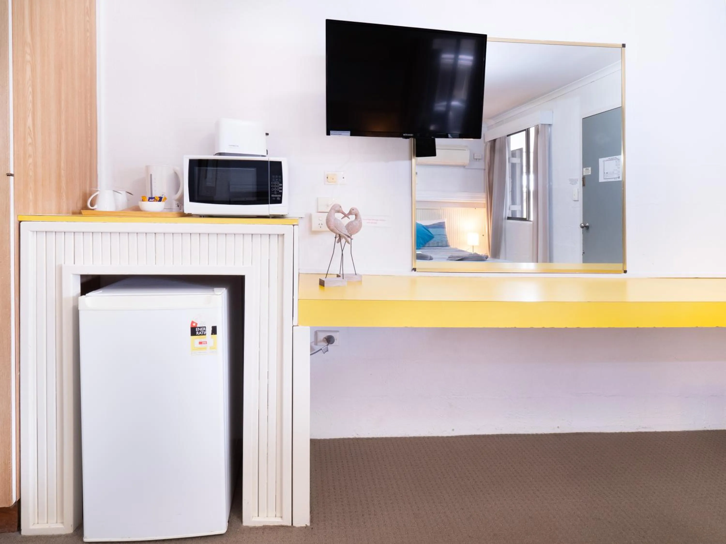 TV and multimedia in Boyne Island Motel and Villas