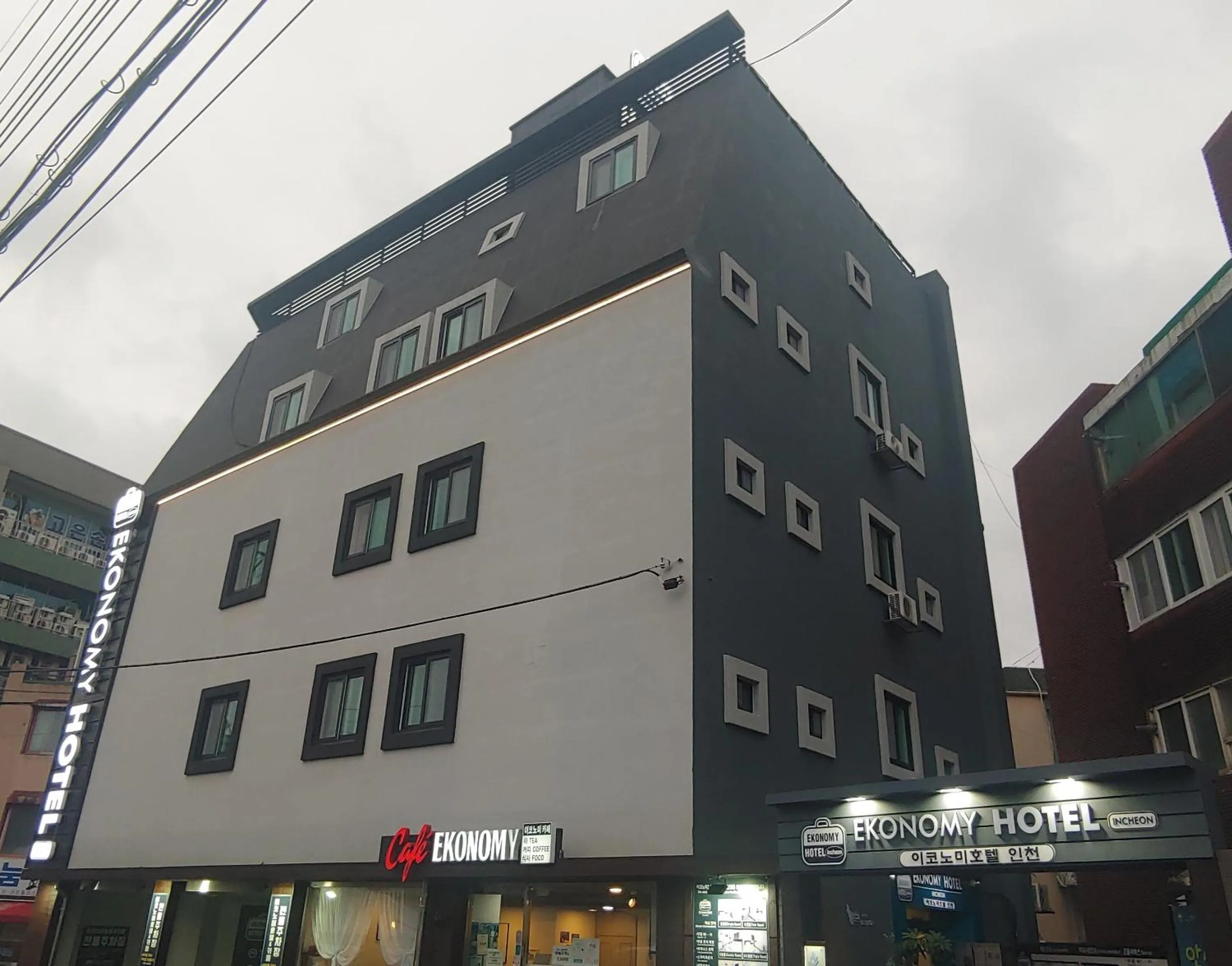 Property building in Ekonomy Hotel Incheon