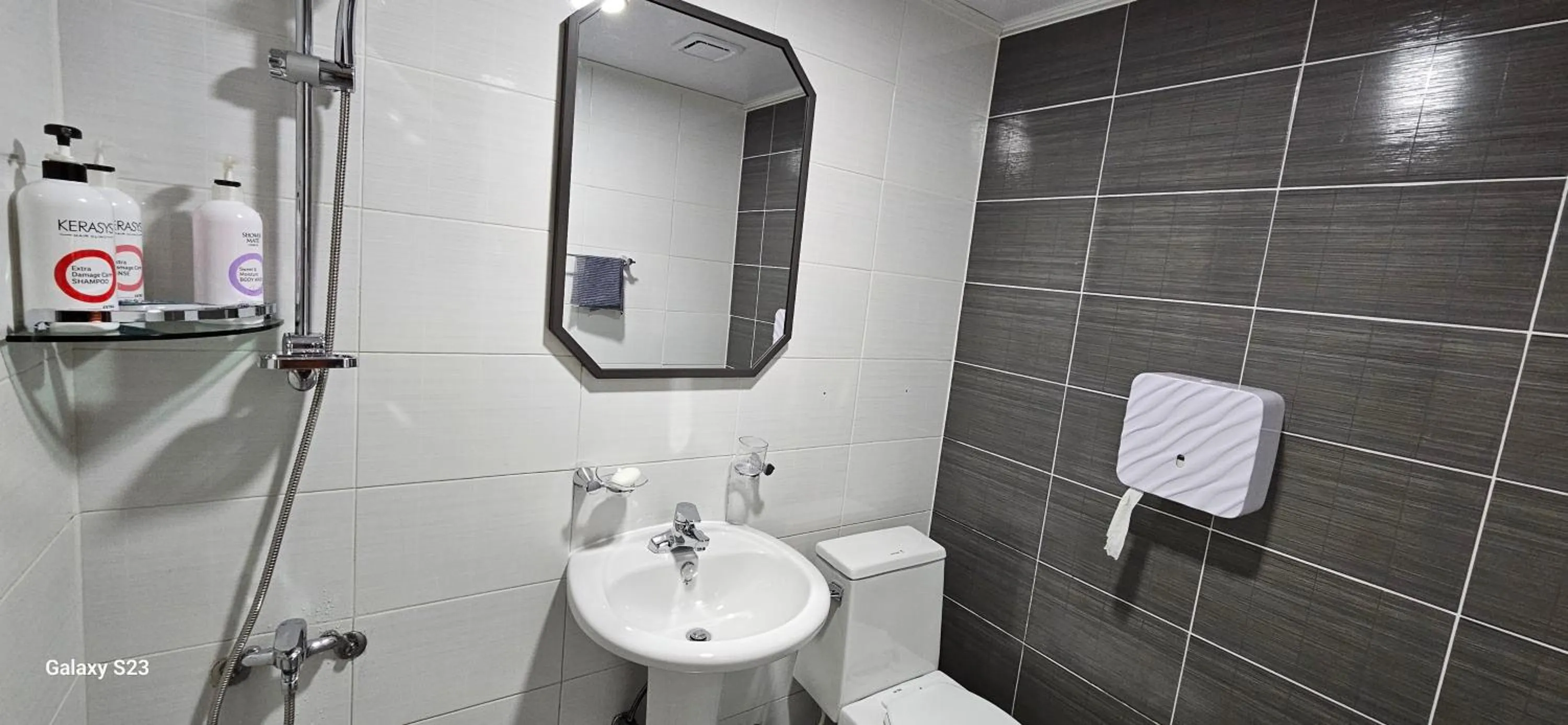 Bathroom in Ekonomy Hotel Incheon