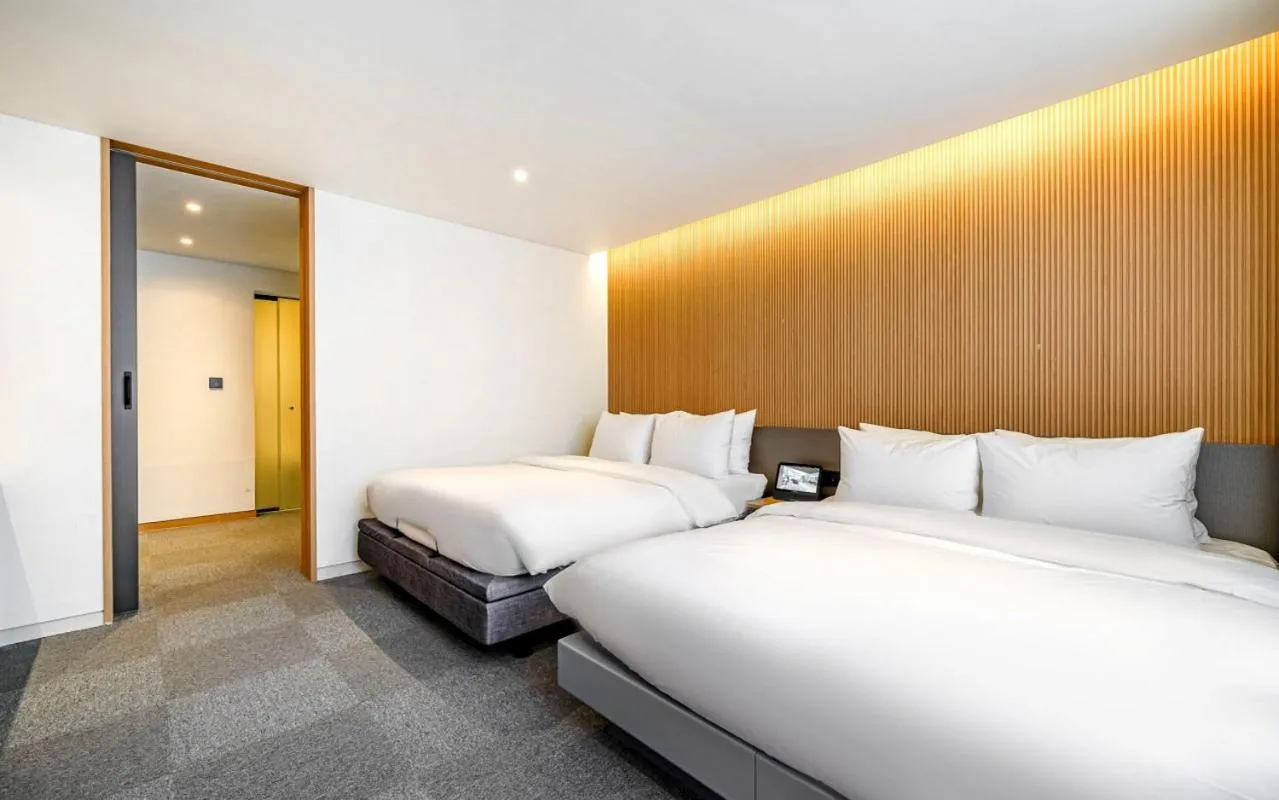 Bed in Haeundae The Van Hotel