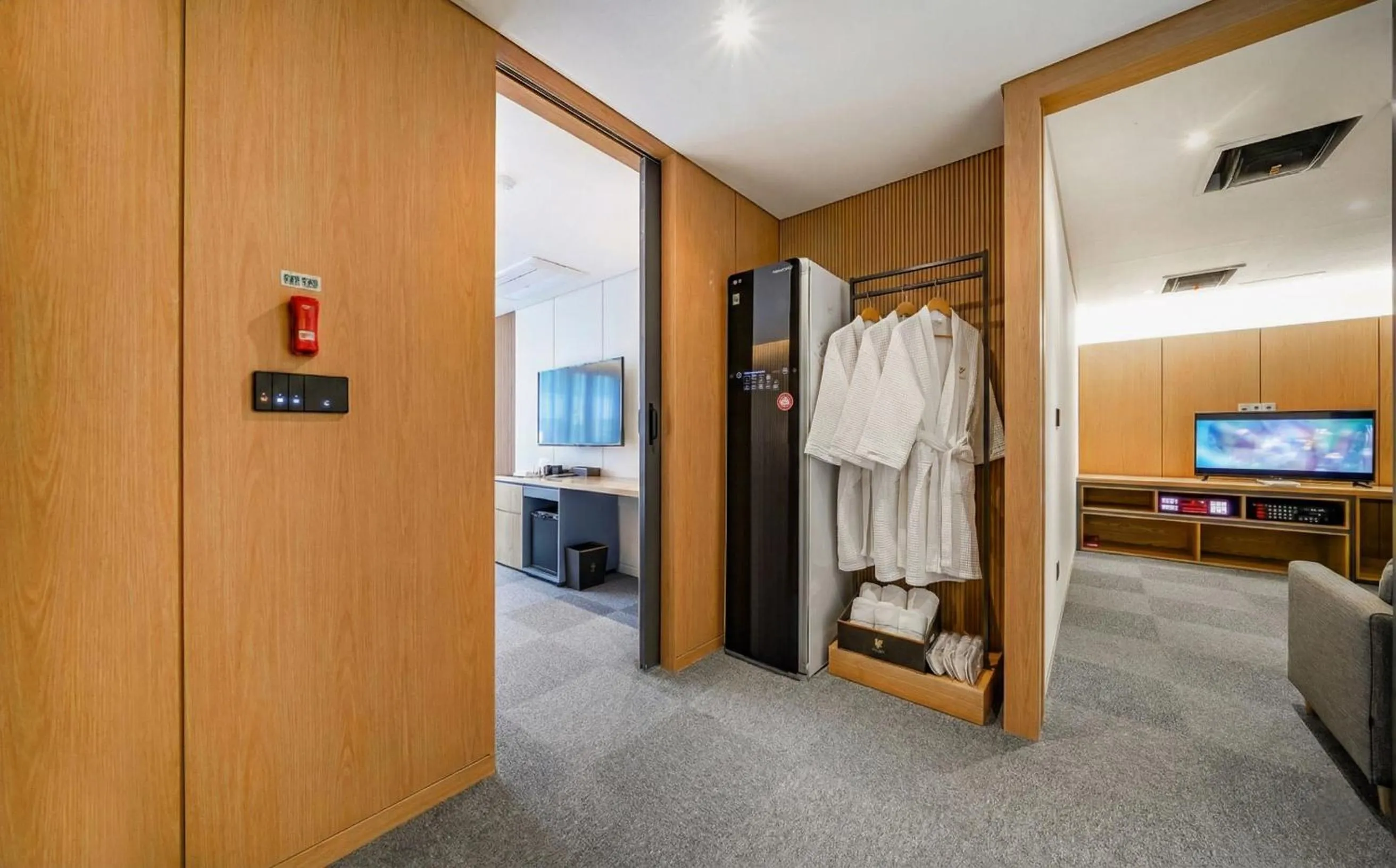 Karaoke, Bed in Haeundae The Van Hotel