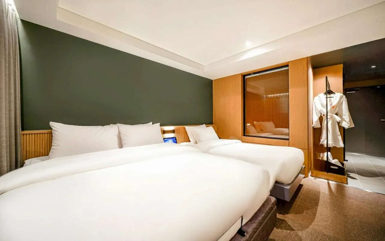 Bed in Haeundae The Van Hotel