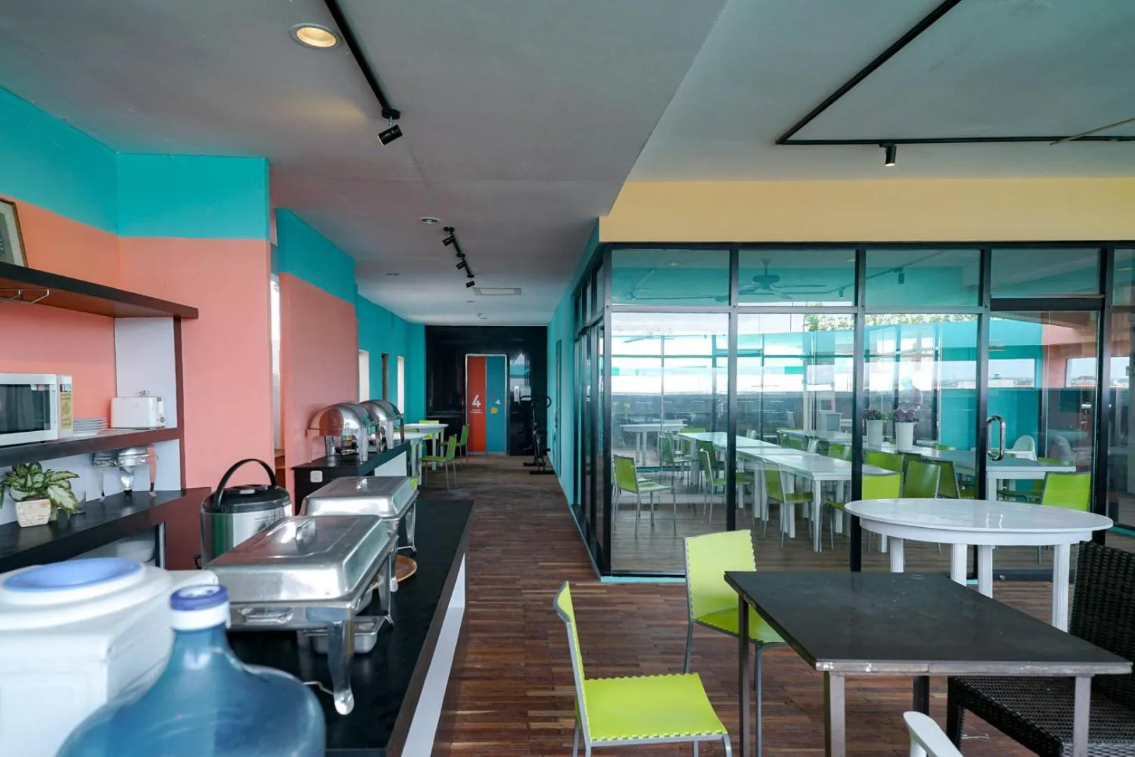 Restaurant/places to eat in Sans Sunset Point Seminyak