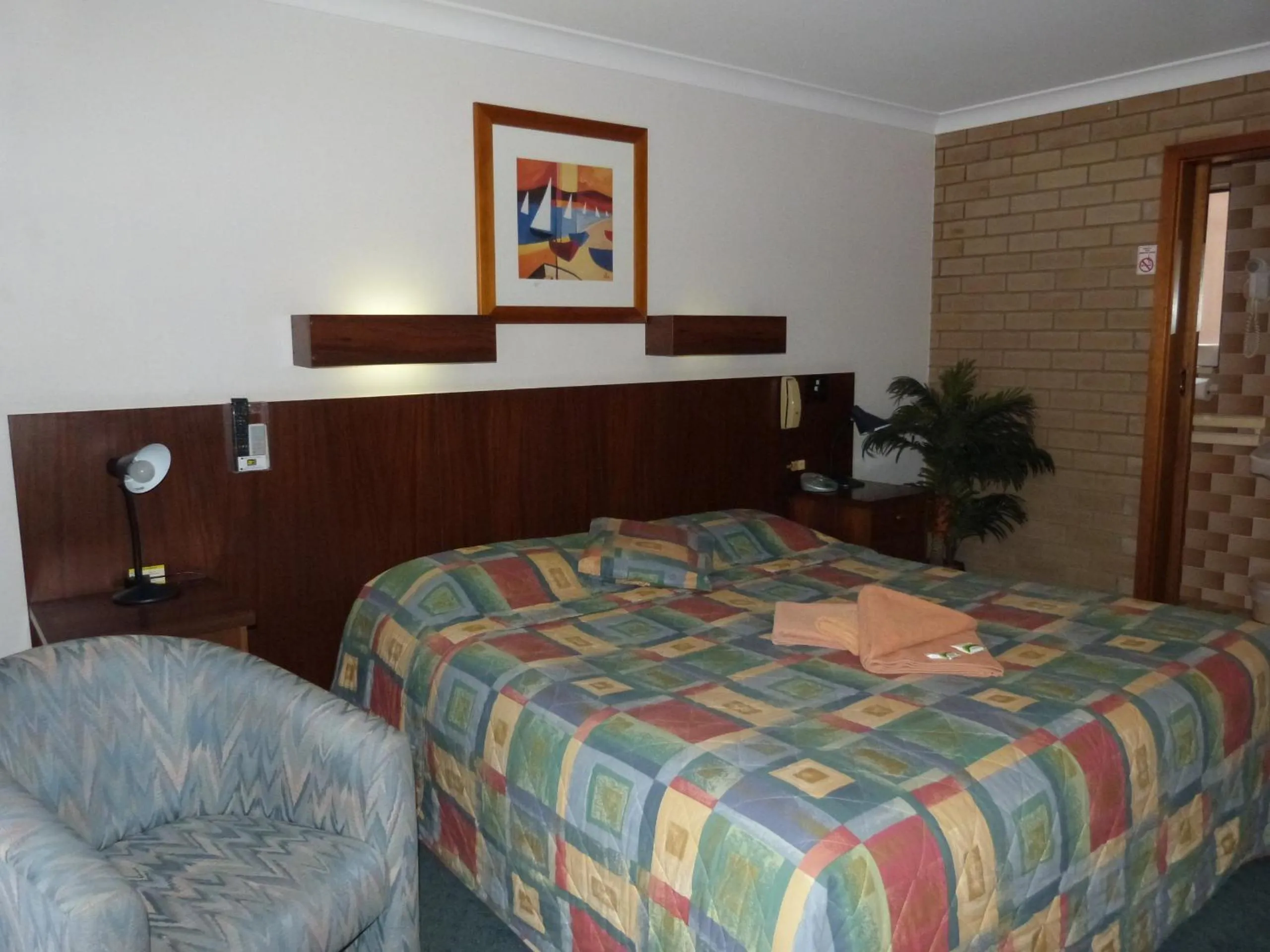 Bedroom, Bed in Wintersun Motel