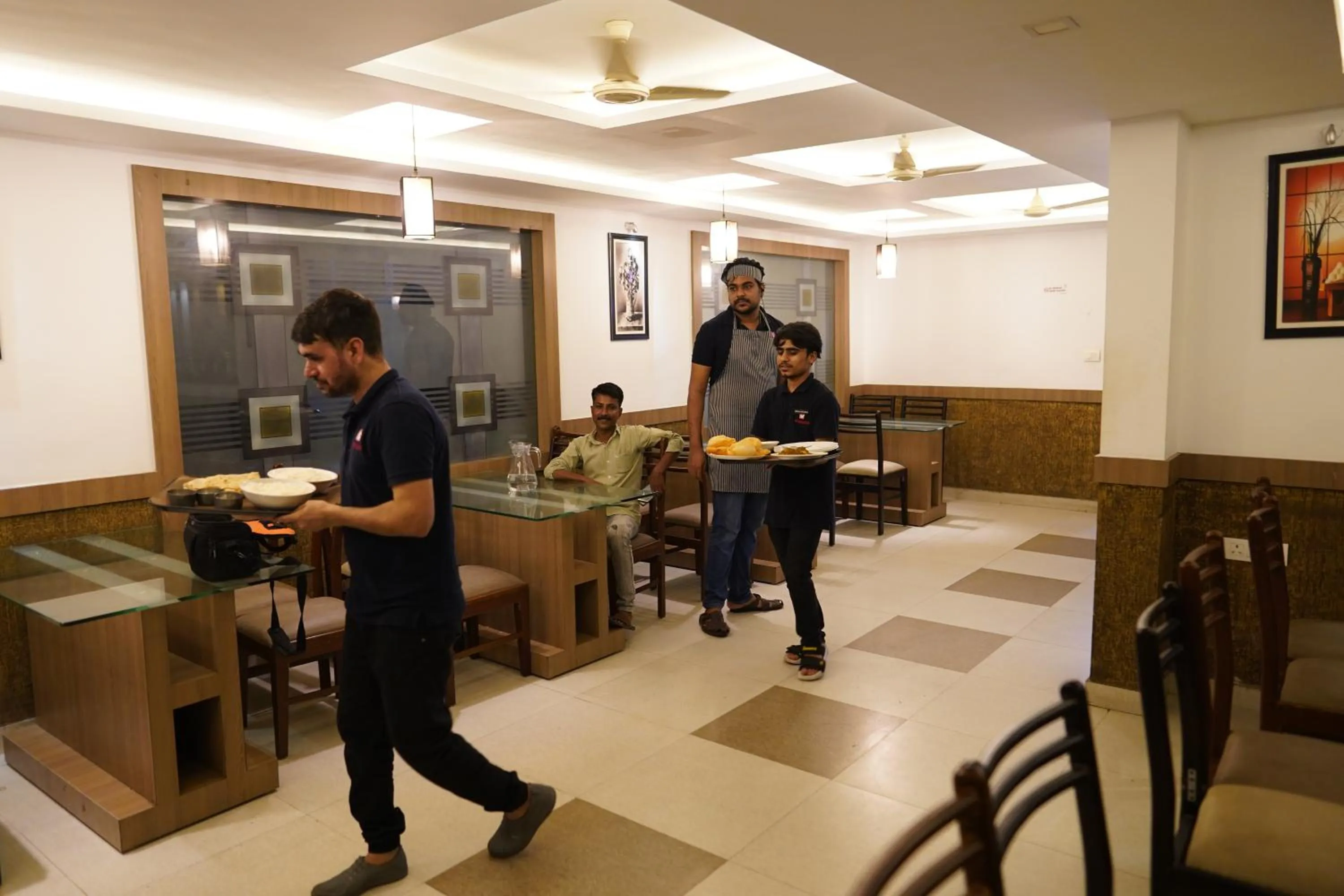 Restaurant/places to eat in North Centre