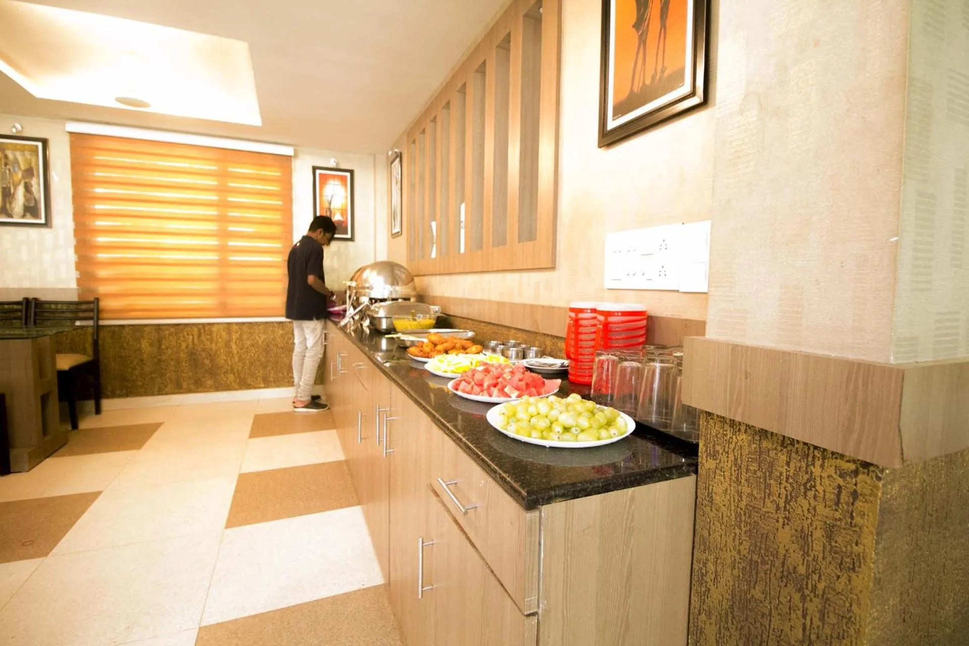 Restaurant/places to eat in North Centre