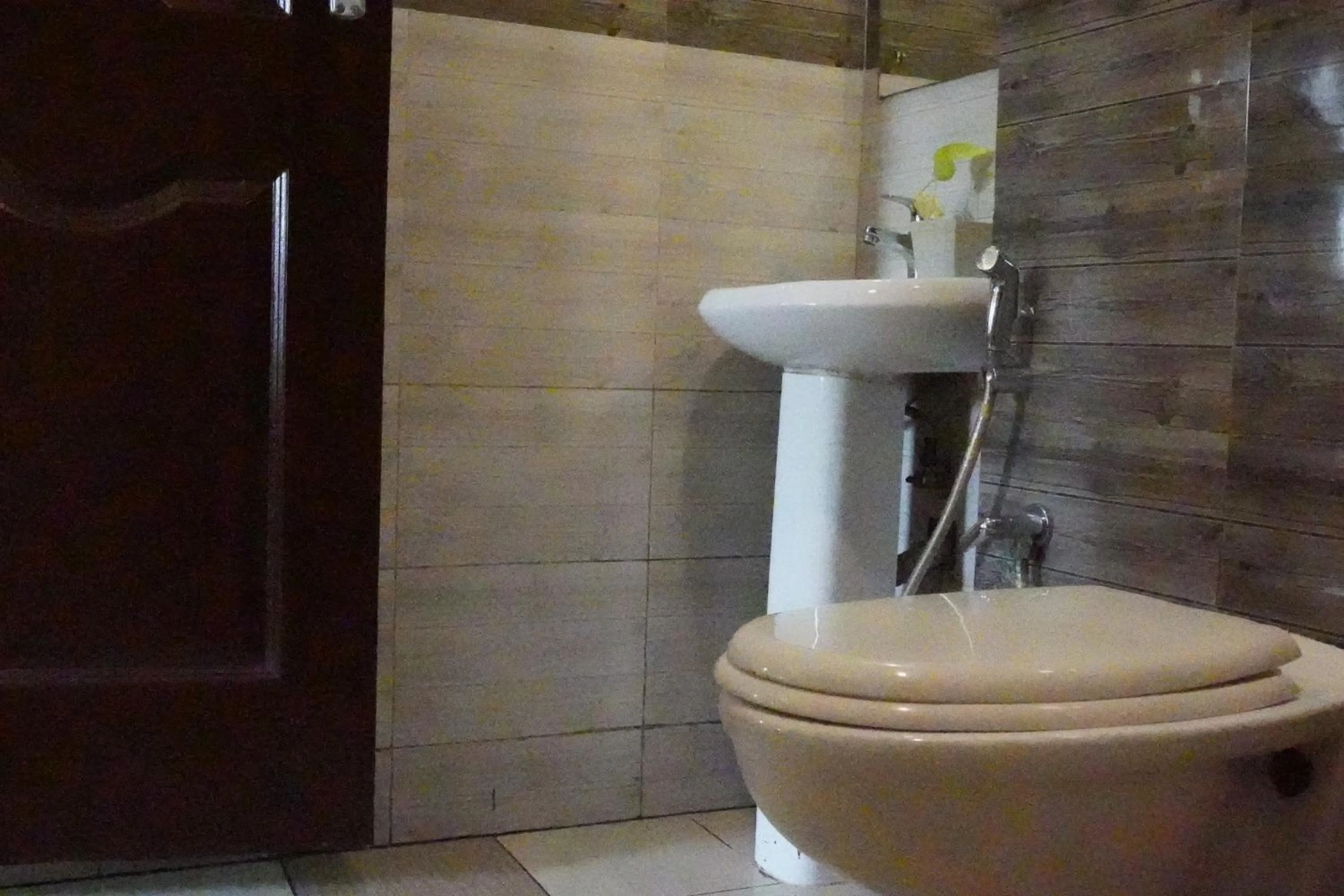 Toilet in North Centre