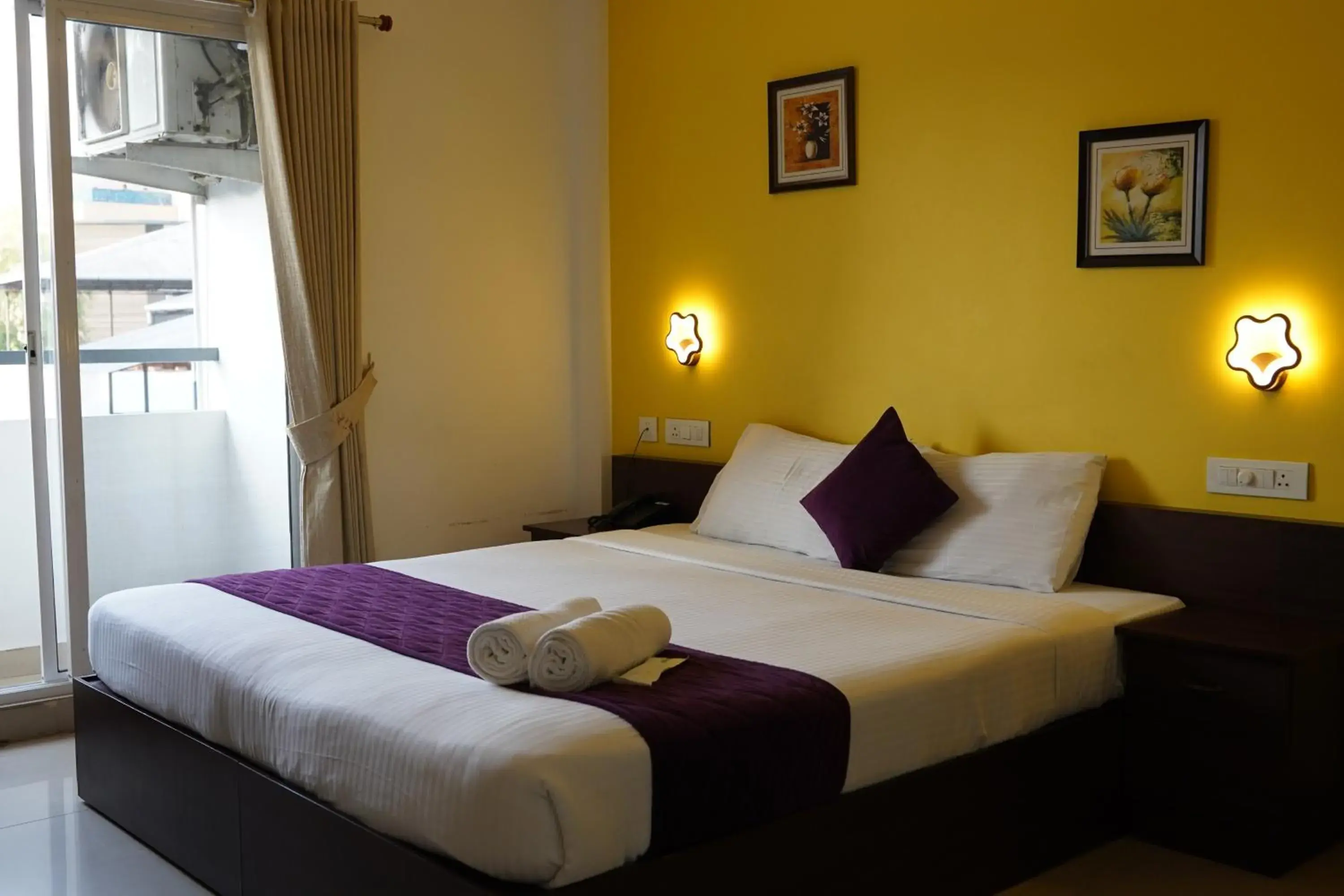 Deluxe Double Room with Balcony in North Centre Deluxe Double Room with Balcony in North Centre