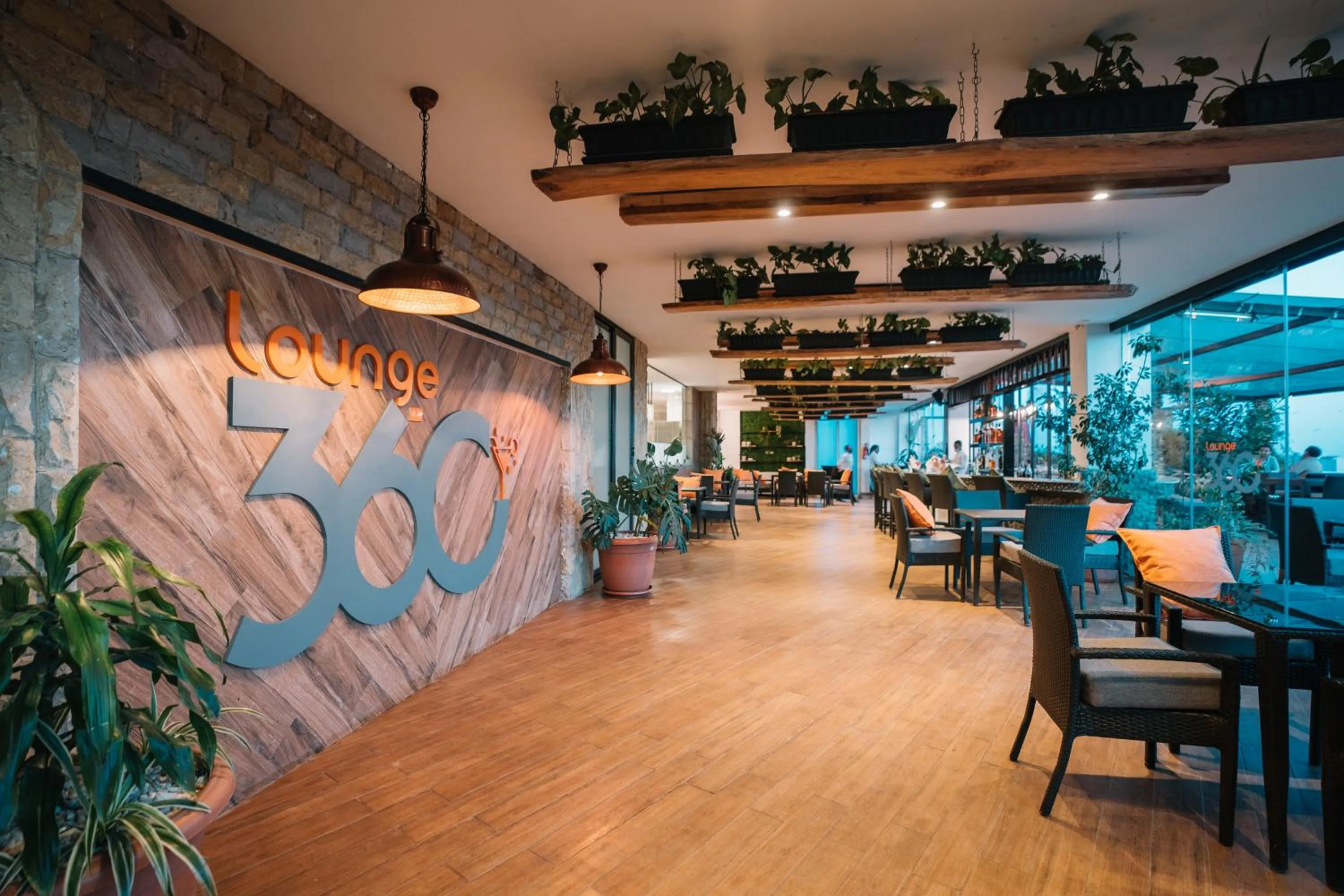 Restaurant/places to eat in Monarch Hotel