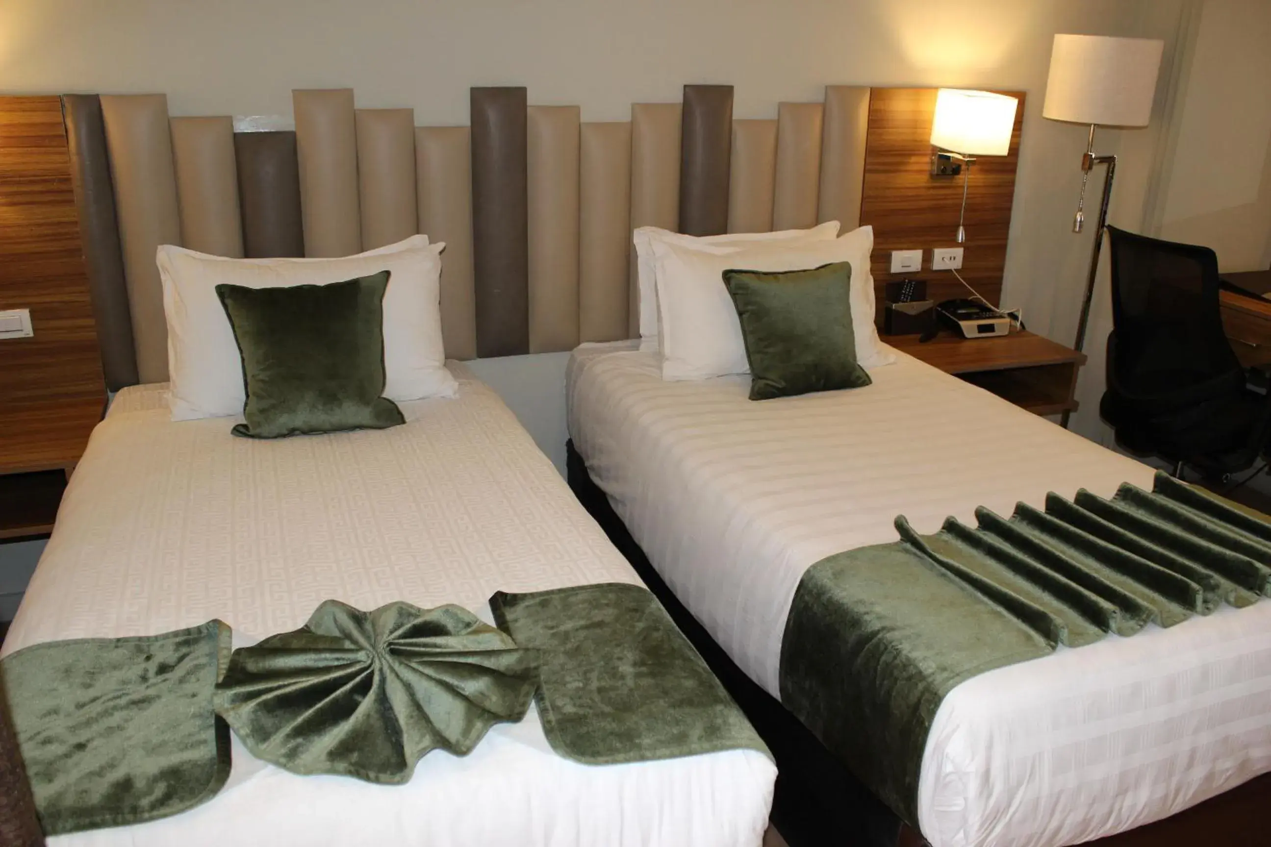 Deluxe Twin Room in Monarch Hotel Deluxe Twin Room in Monarch Hotel