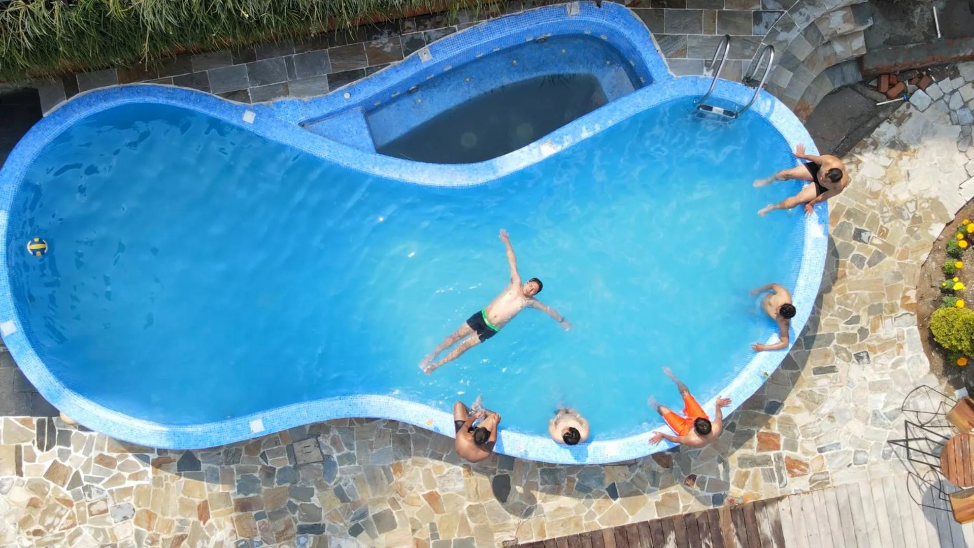 Swimming pool in Hotel Country Villa