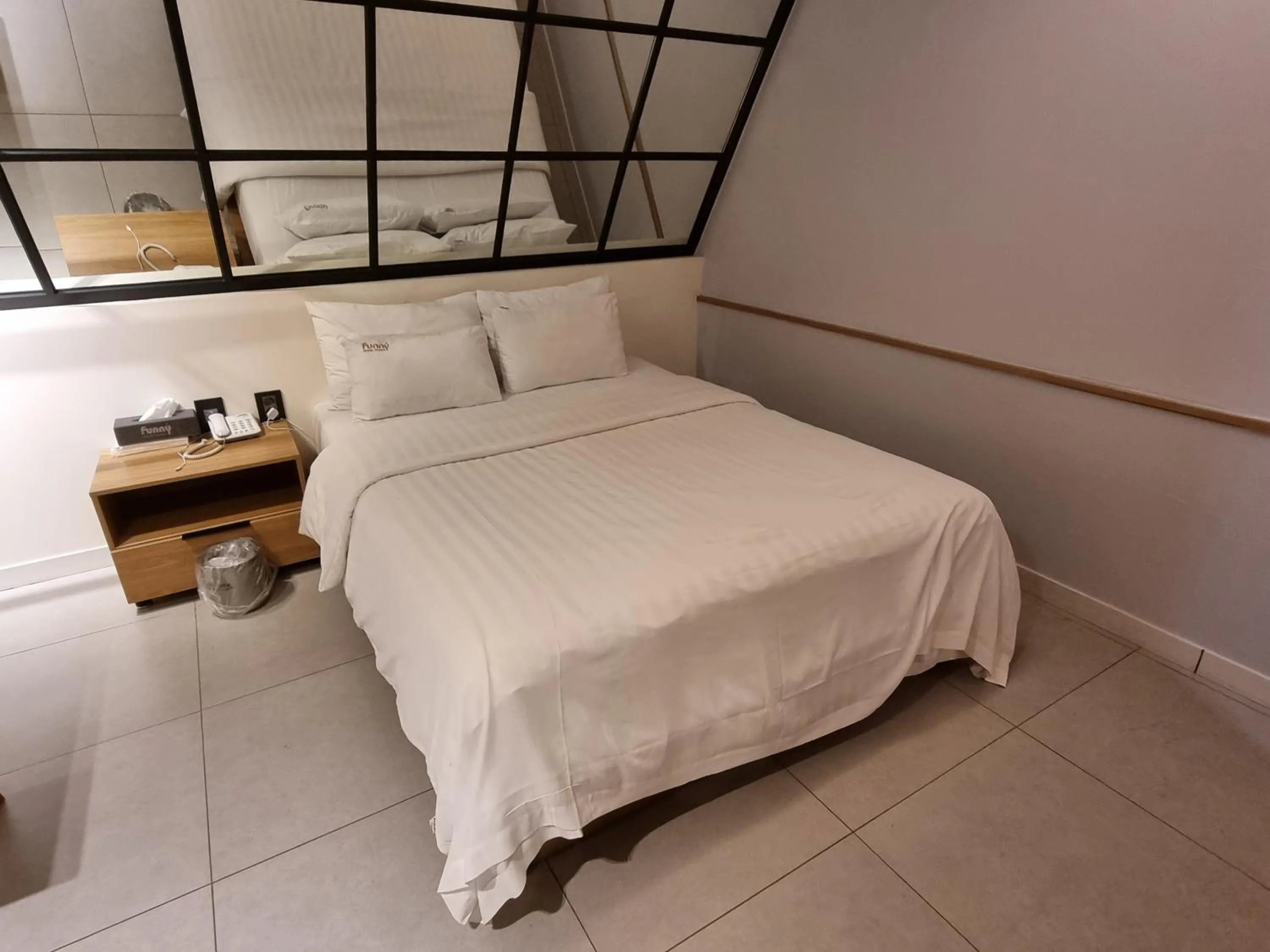 Bed in Jamsil Funny Hotel