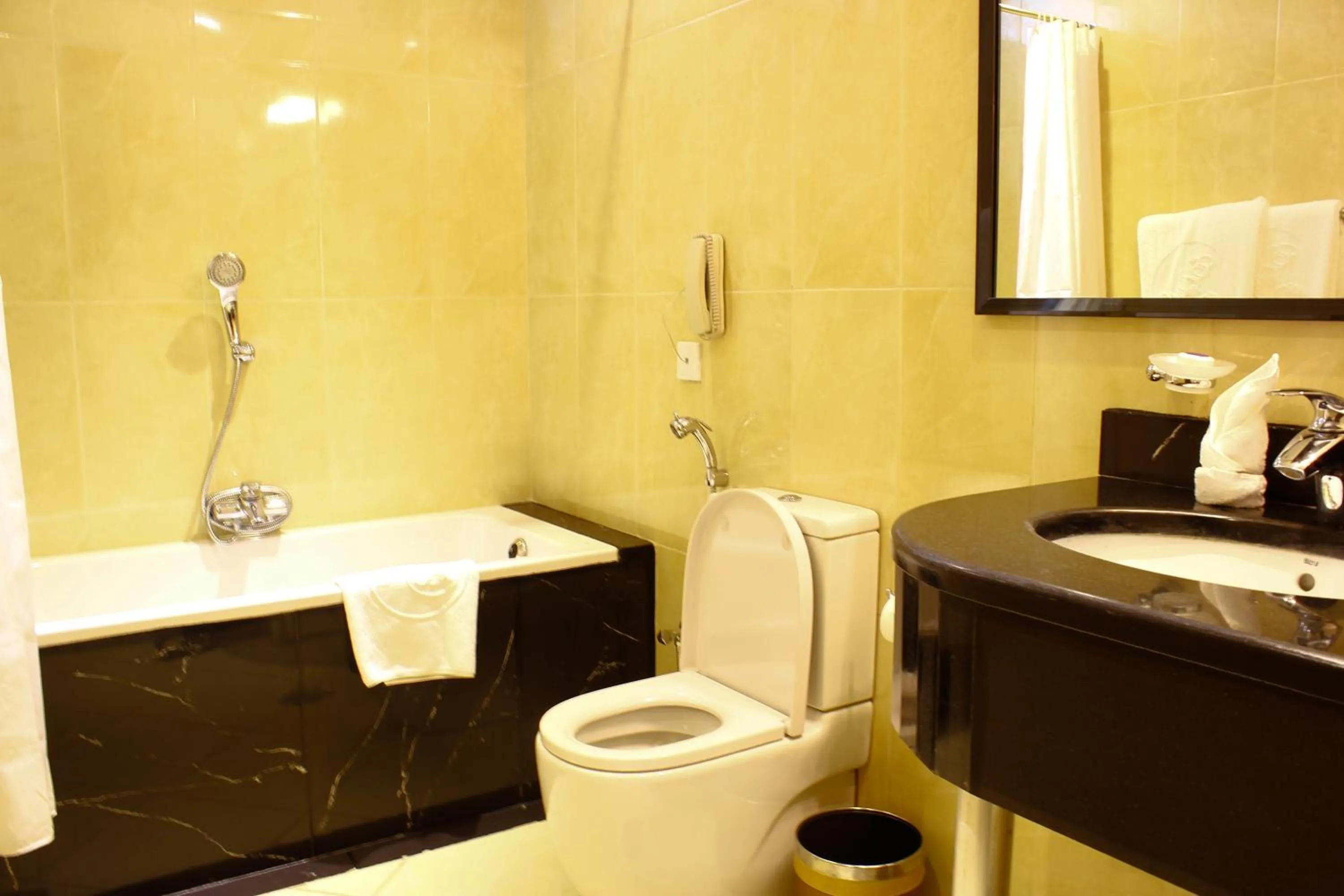 Bathroom in Elilly International Hotel