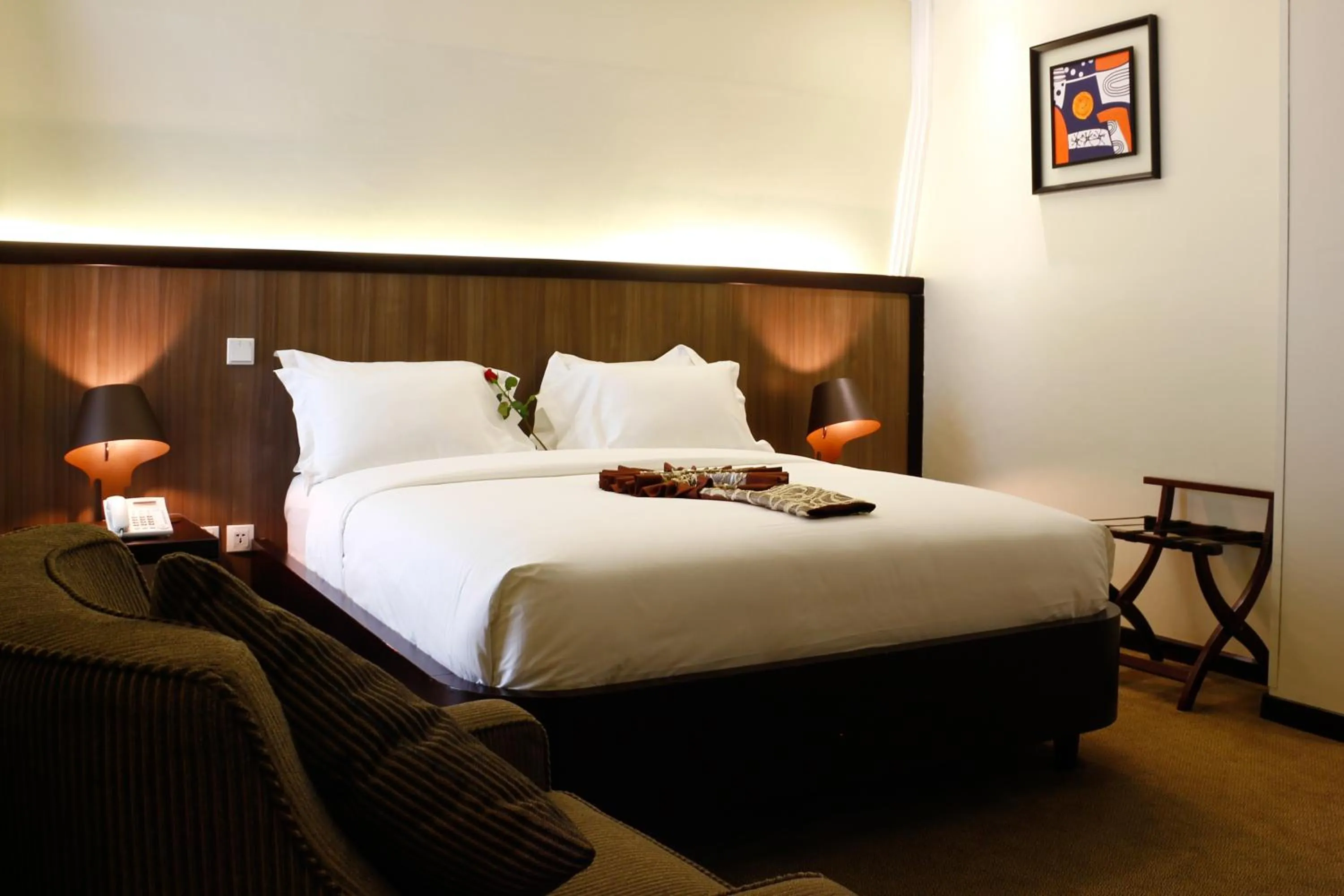 Bedroom, Bed in Elilly International Hotel