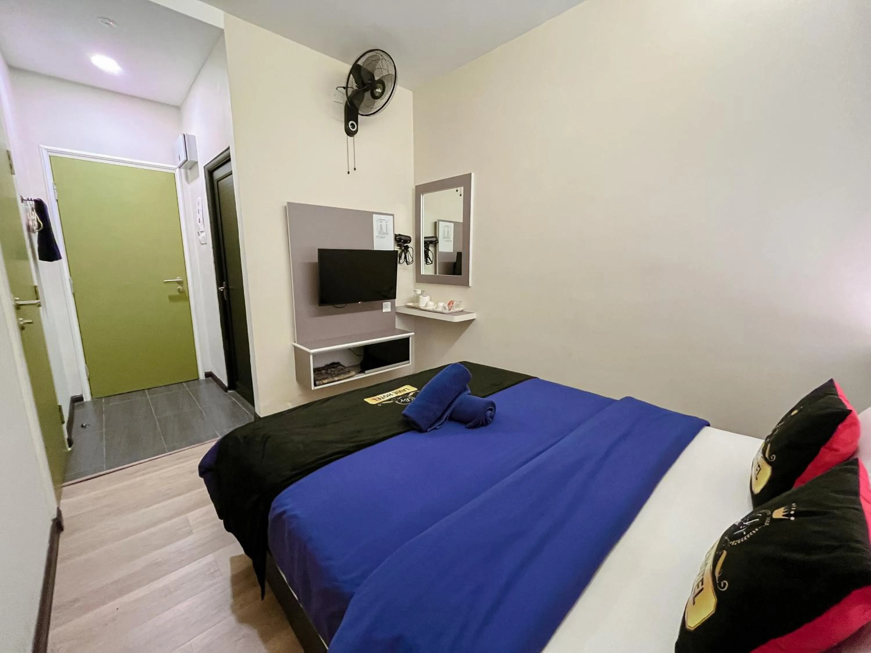 Bedroom, Bed in Hotel Lavie at Centrum