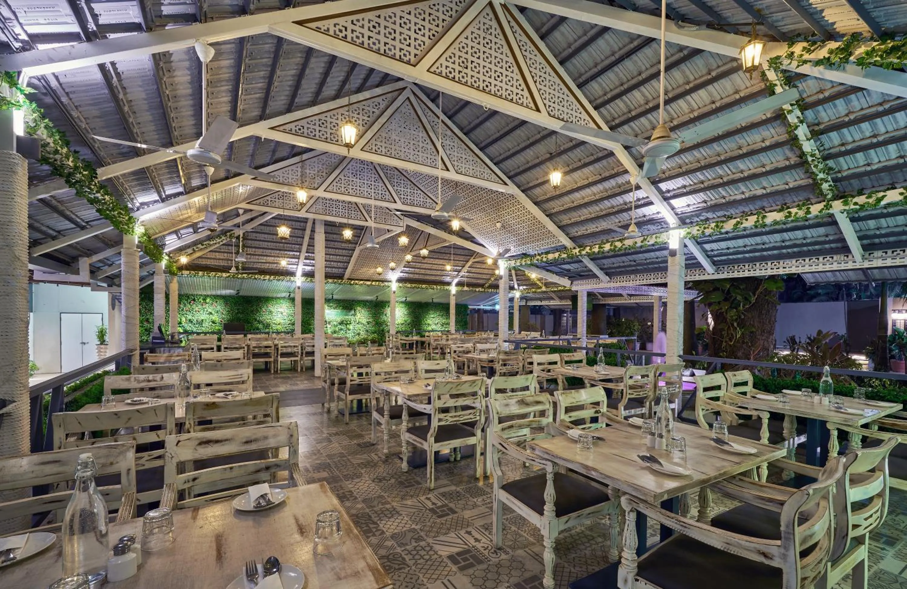 Restaurant/places to eat in Ramee Panchshil