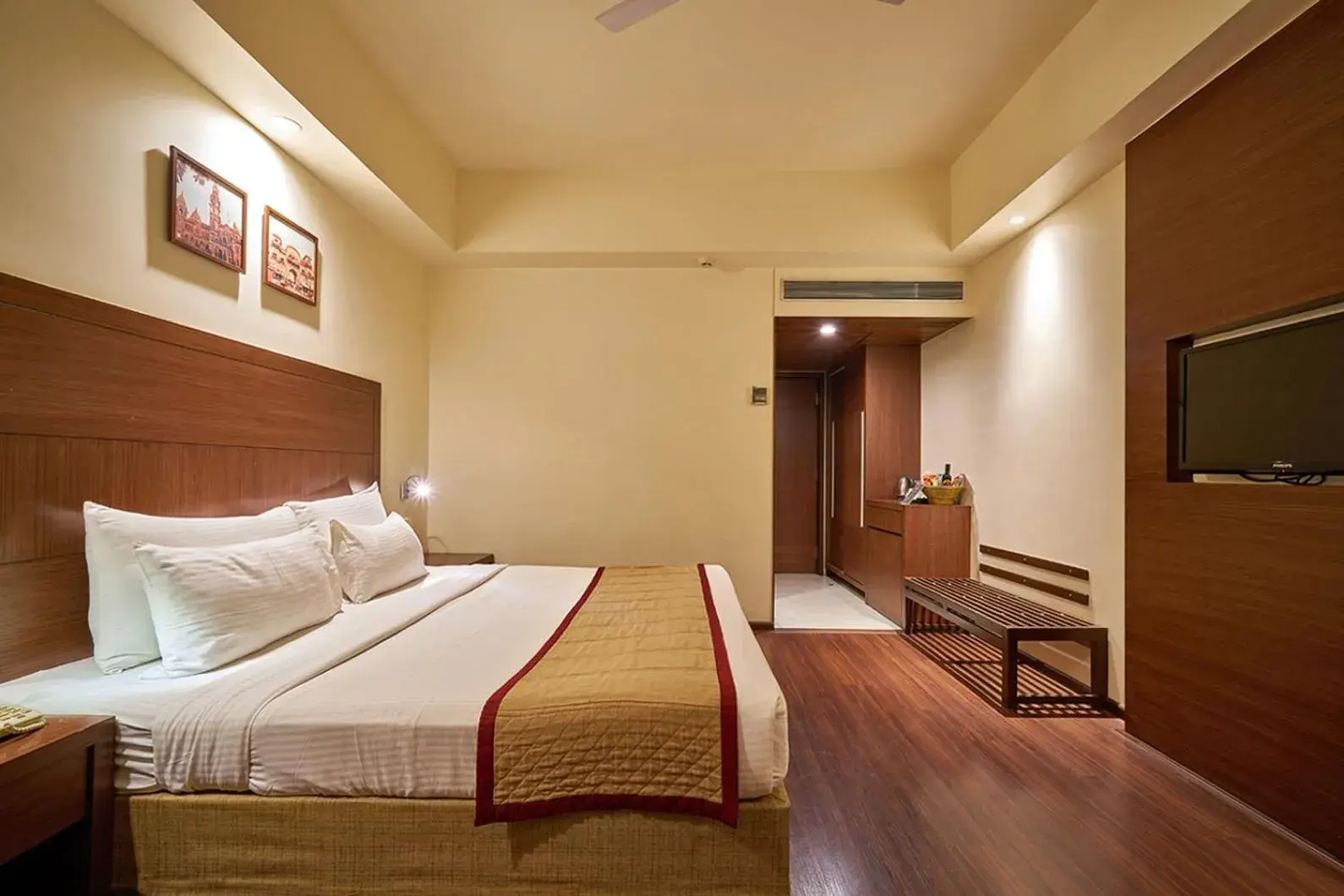 Deluxe Double Room in Ramee Panchshil Deluxe Double Room in Ramee Panchshil
