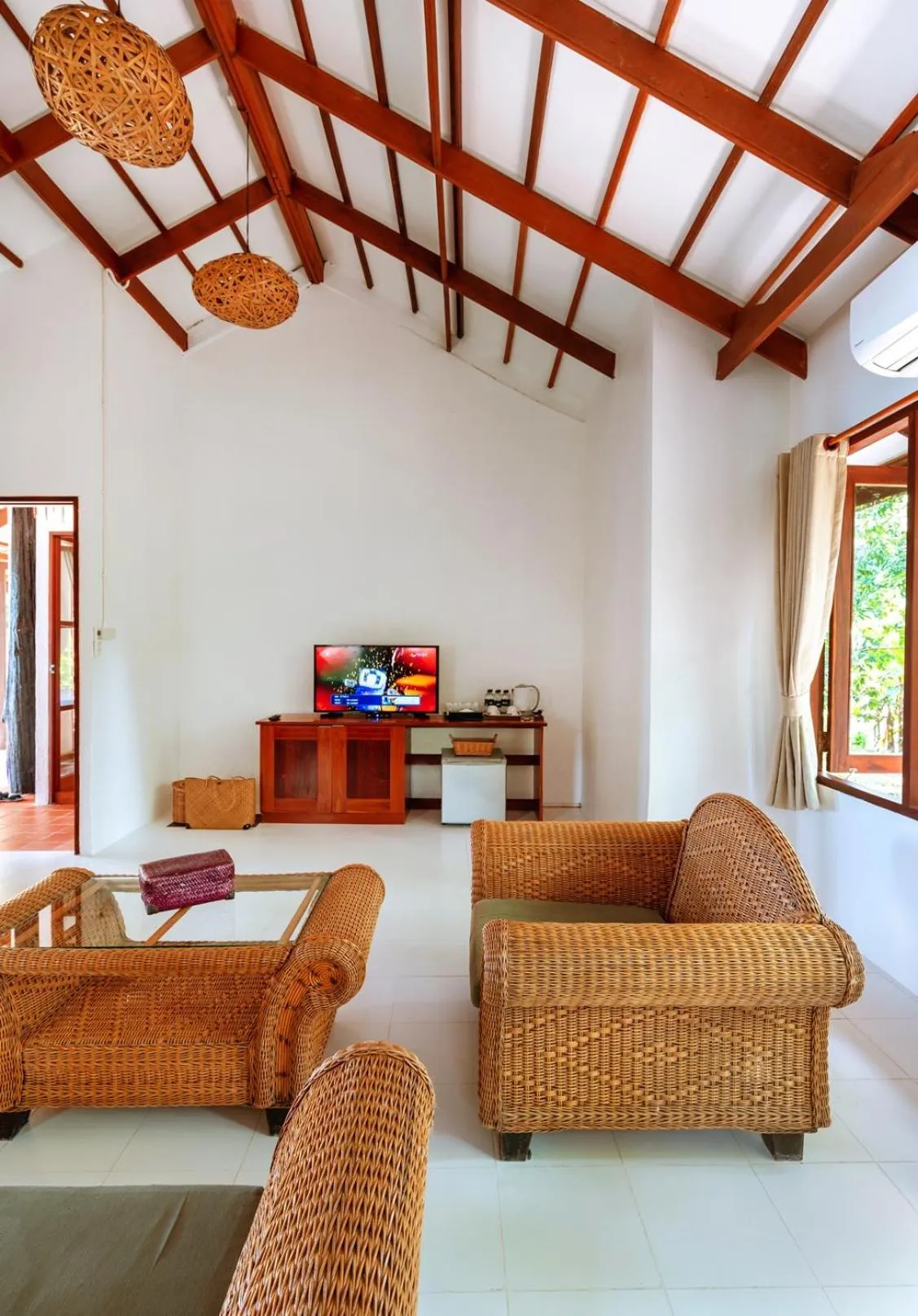 TV and multimedia in Captain Hook Resort @Koh Kood