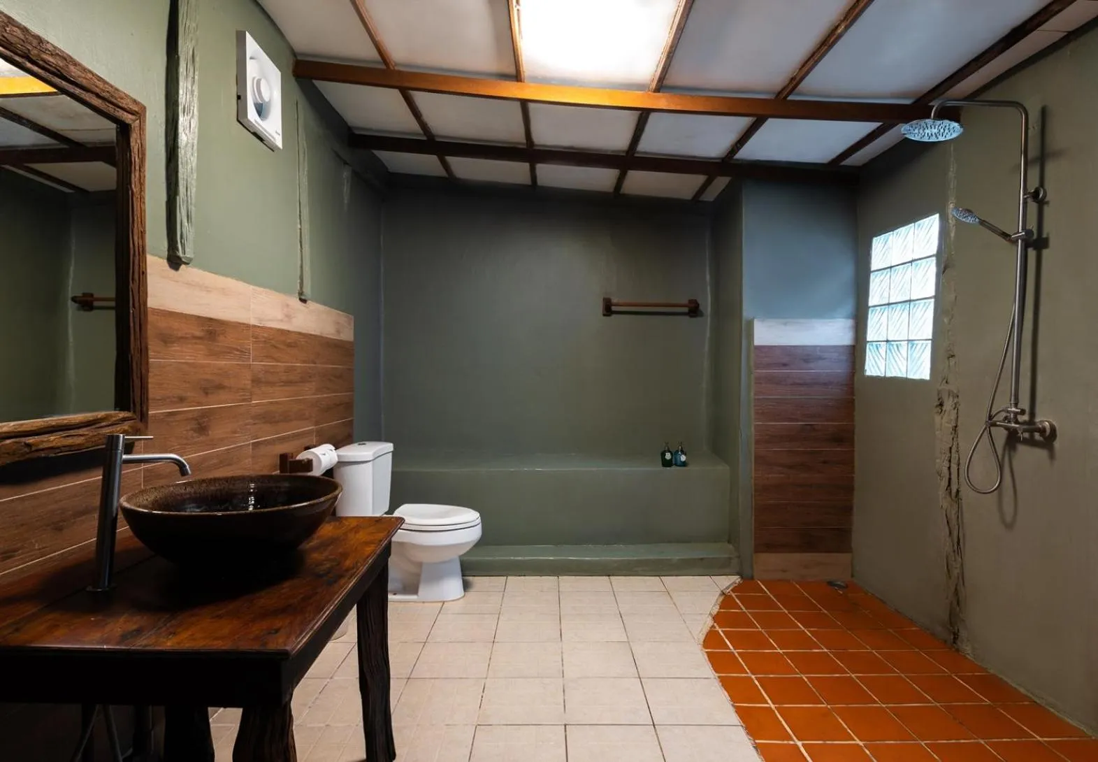 Shower in Captain Hook Resort @Koh Kood