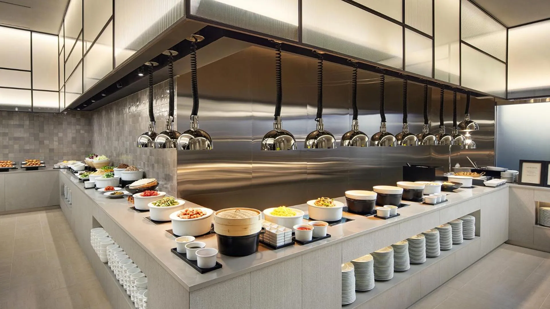 [Morning Joy for Family] Standard Double Room + Breakfast for 2 + Free Child Breakfast for 1 in Shilla Stay Jeonju Hanok Village