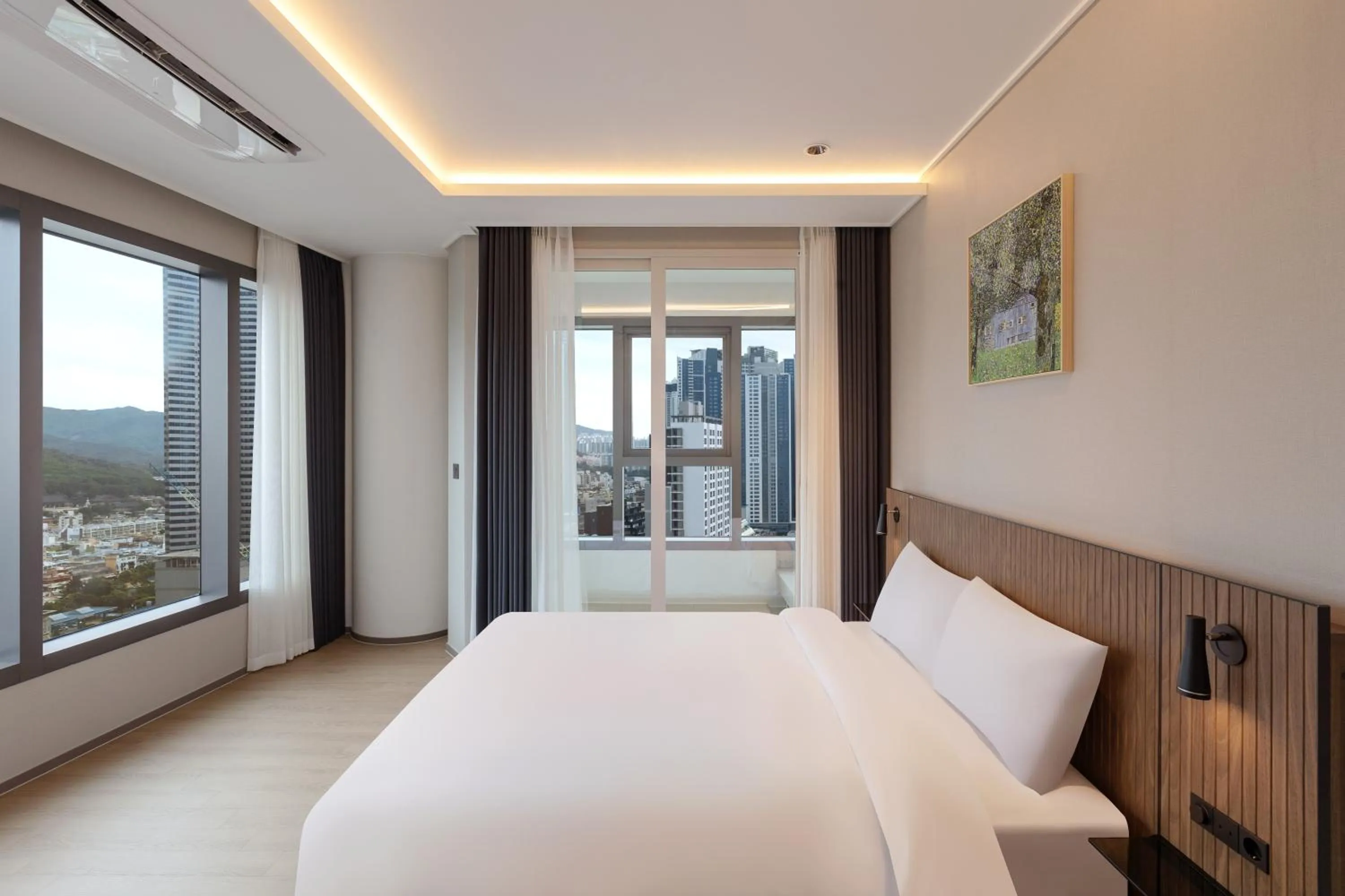 Bed in NewCZ Haeundae Residence