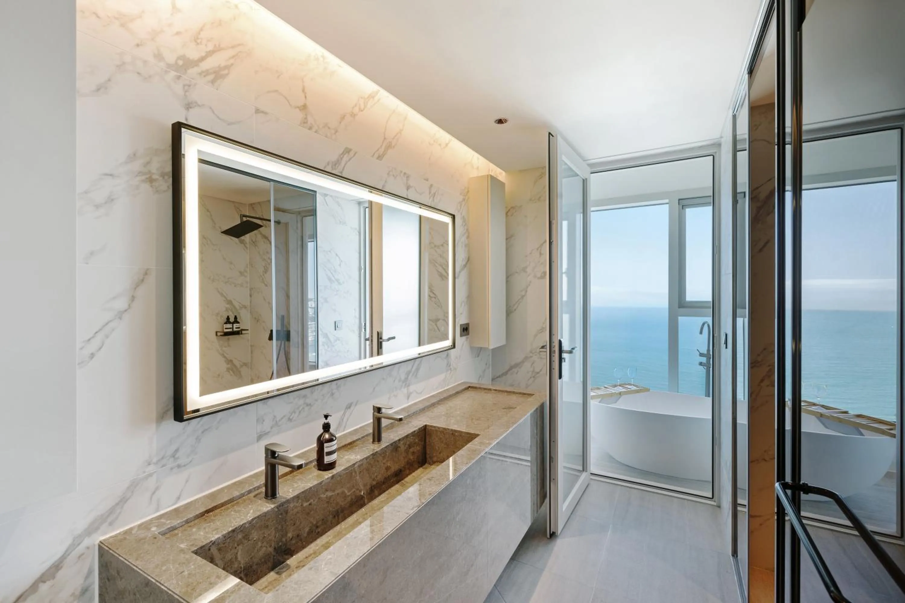 Toilet in NewCZ Haeundae Residence