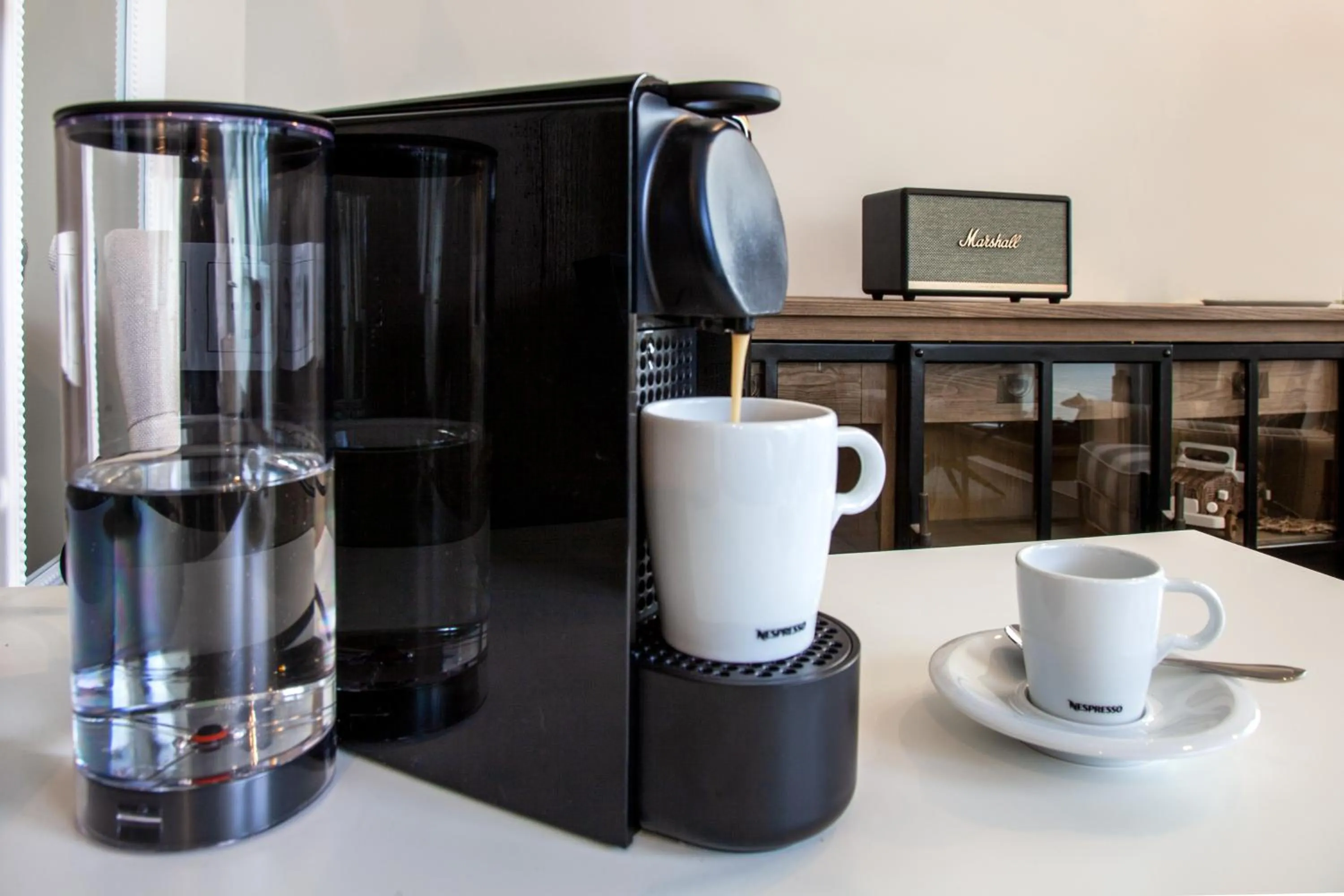 Coffee/tea facilities in Hotel Achterum Greetsiel