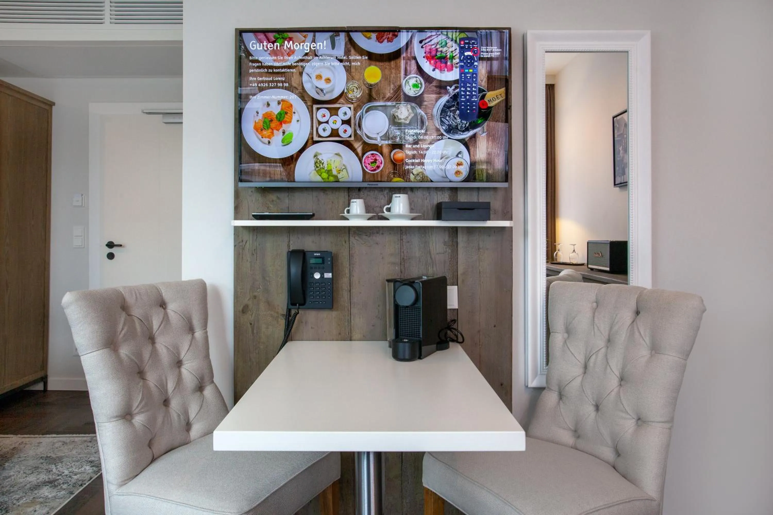 Seating area in Hotel Achterum Greetsiel