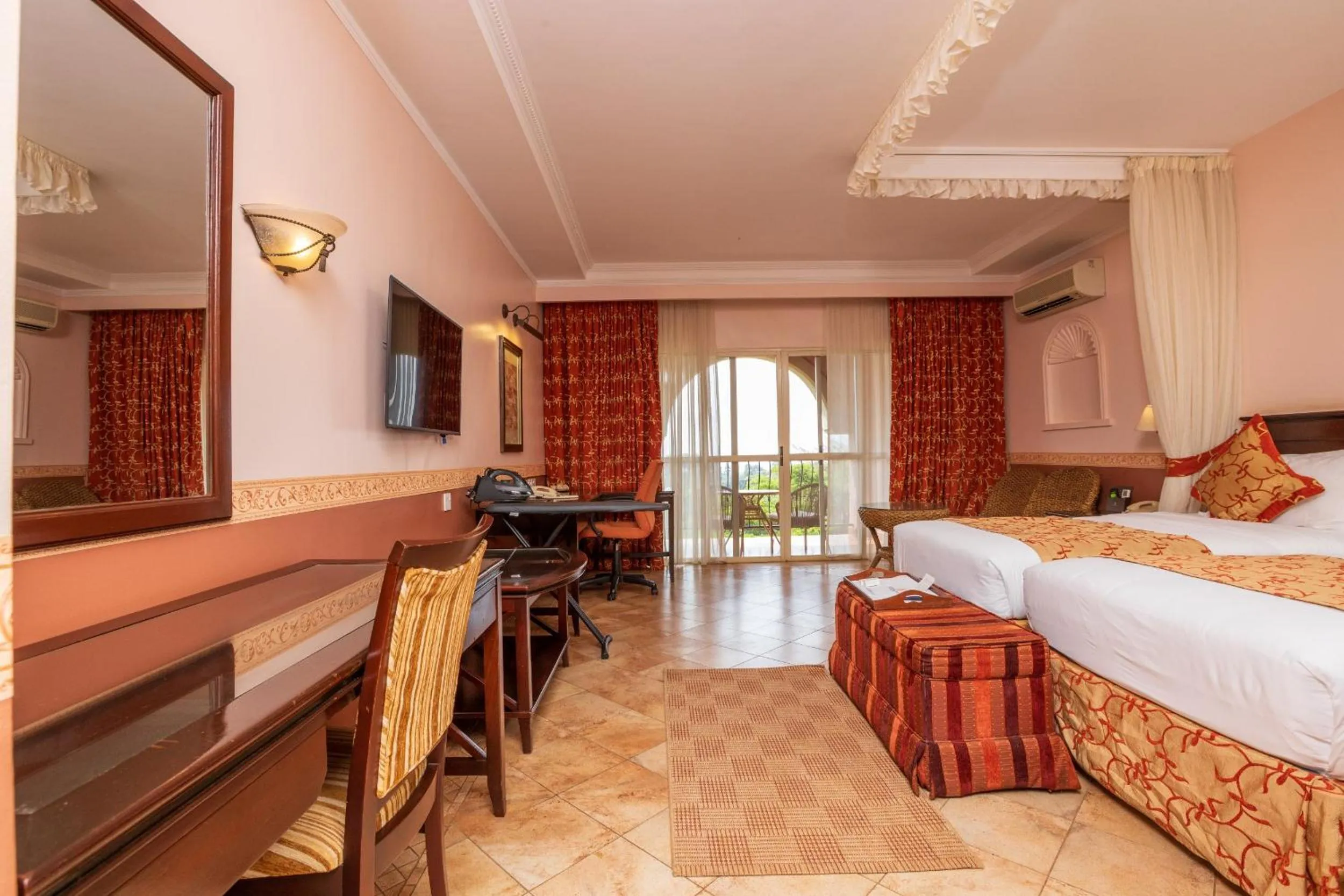 Seating area, Bed in Lake Victoria Serena Golf Resort & Spa