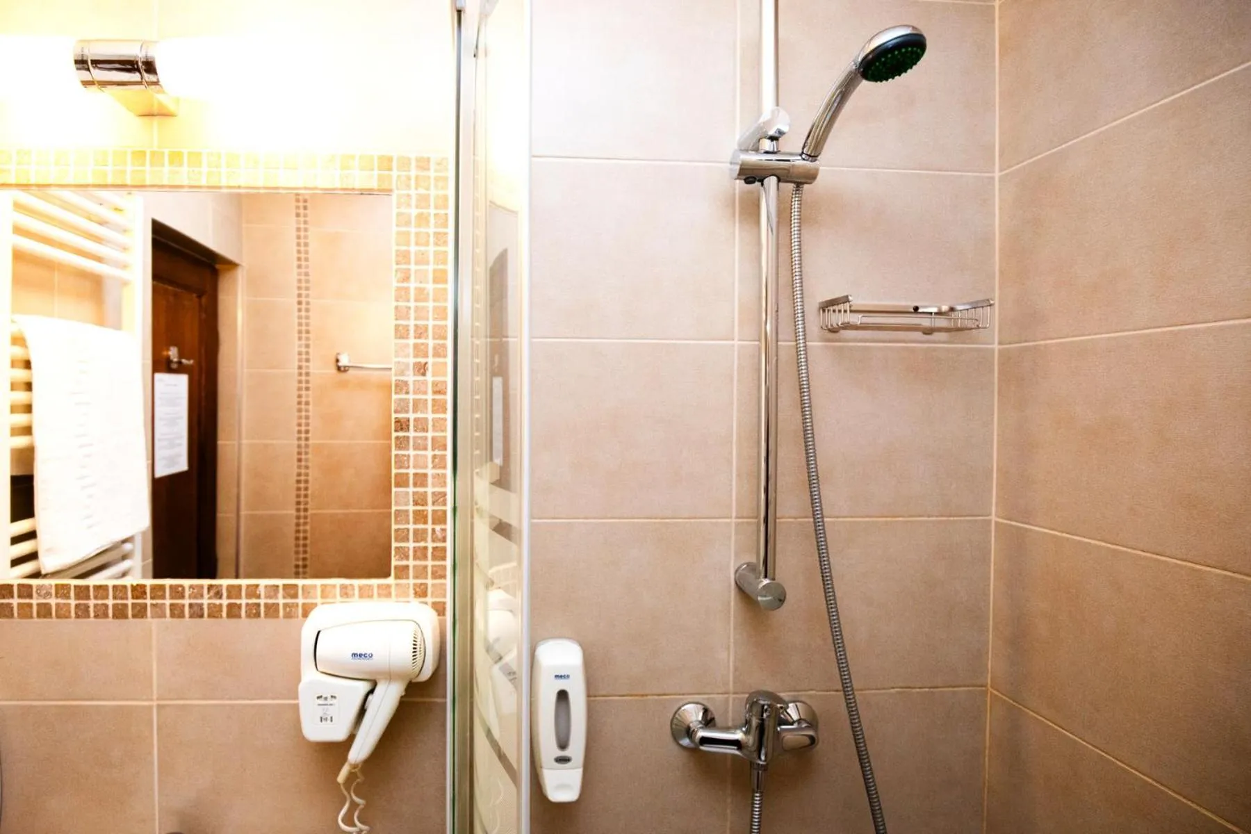 Shower in Hotel Riviera