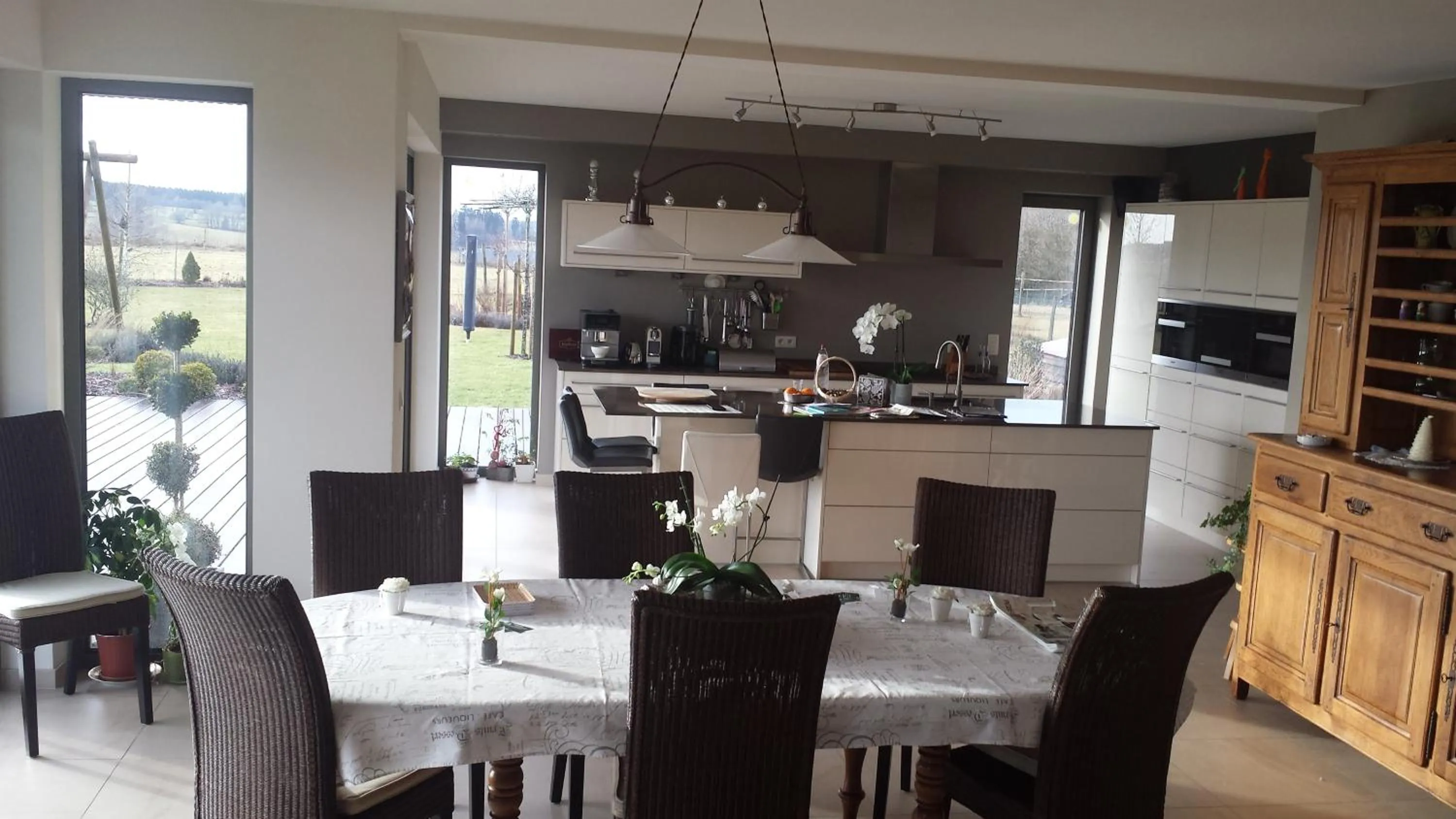 Dining area in B&B La Chabetaine