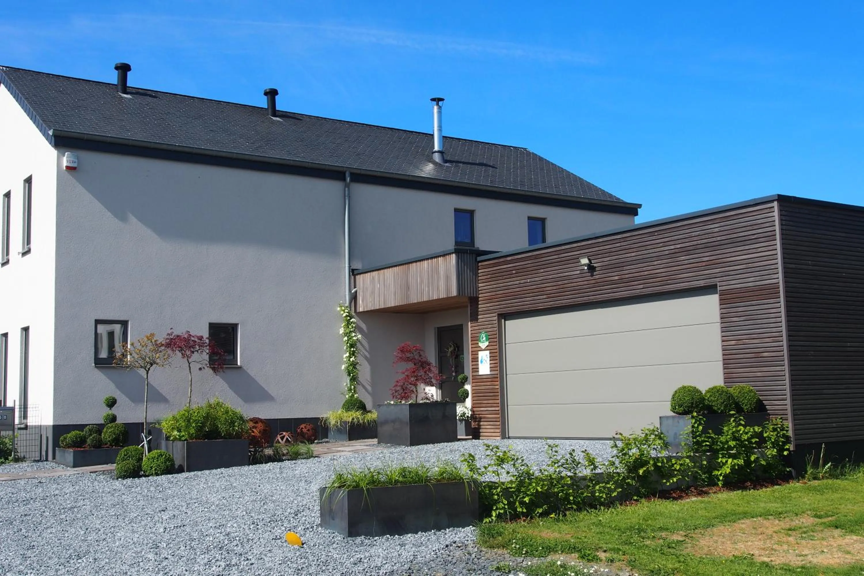 Facade/entrance in B&B La Chabetaine