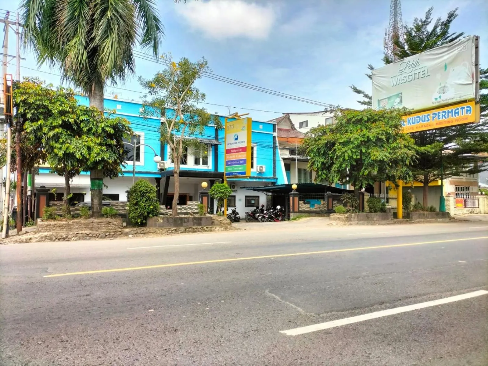 Property building in Hotel Kudus Permata