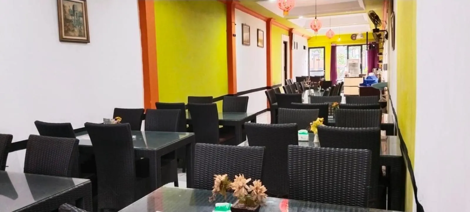 Restaurant/places to eat in Hotel Kudus Permata