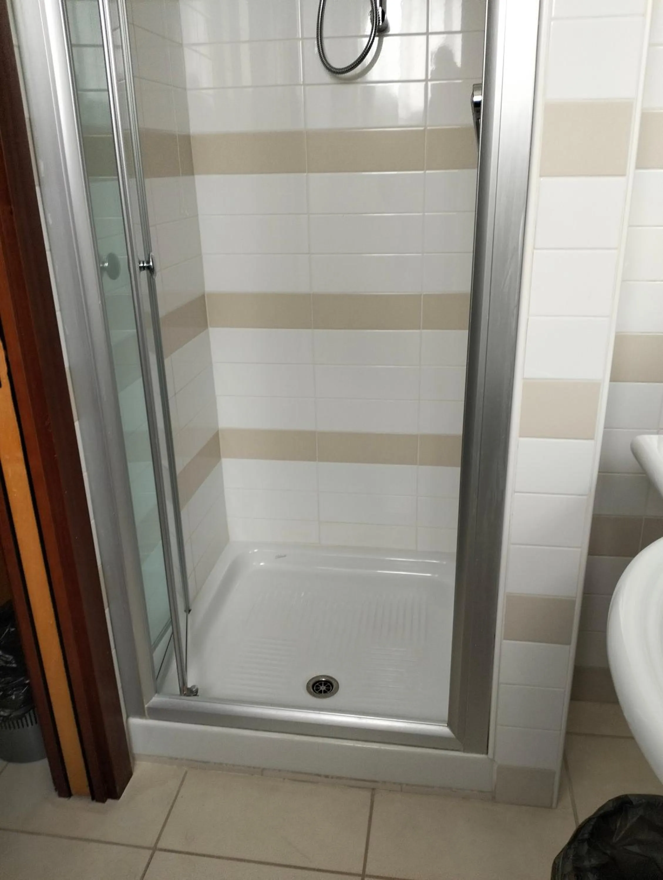 Shower in Hotel Riviera