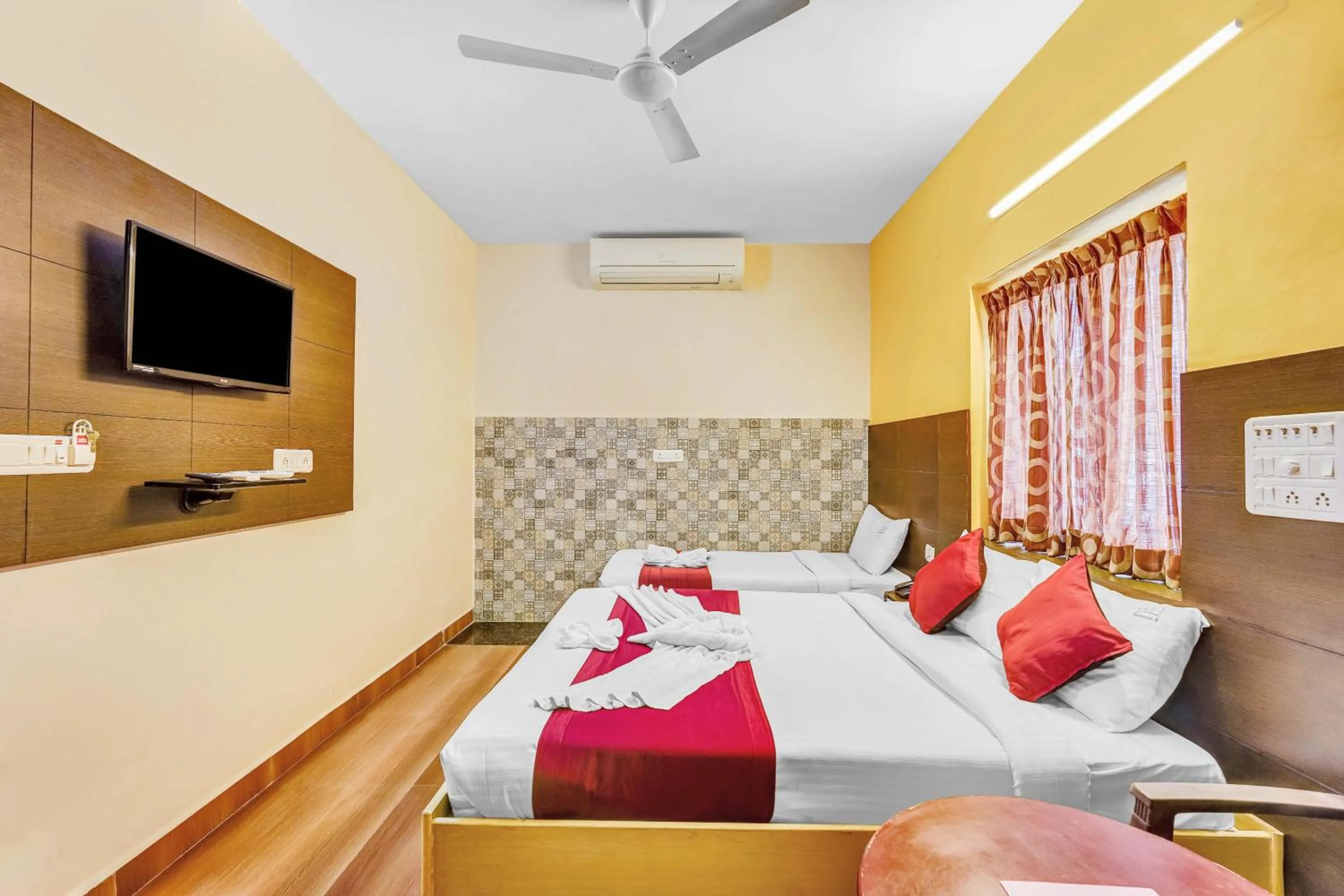 TV and multimedia, Bed in Season 4 Residences -Thiruvanmiyur Near Tidel park Apollo Proton cancer center and IIT Madras Research Park
