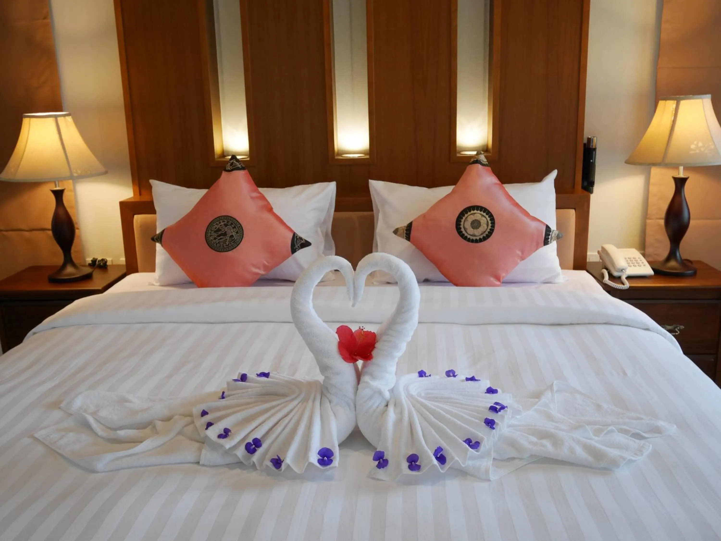 Bed in The Sunset Beach Resort - Koh Kho Khao