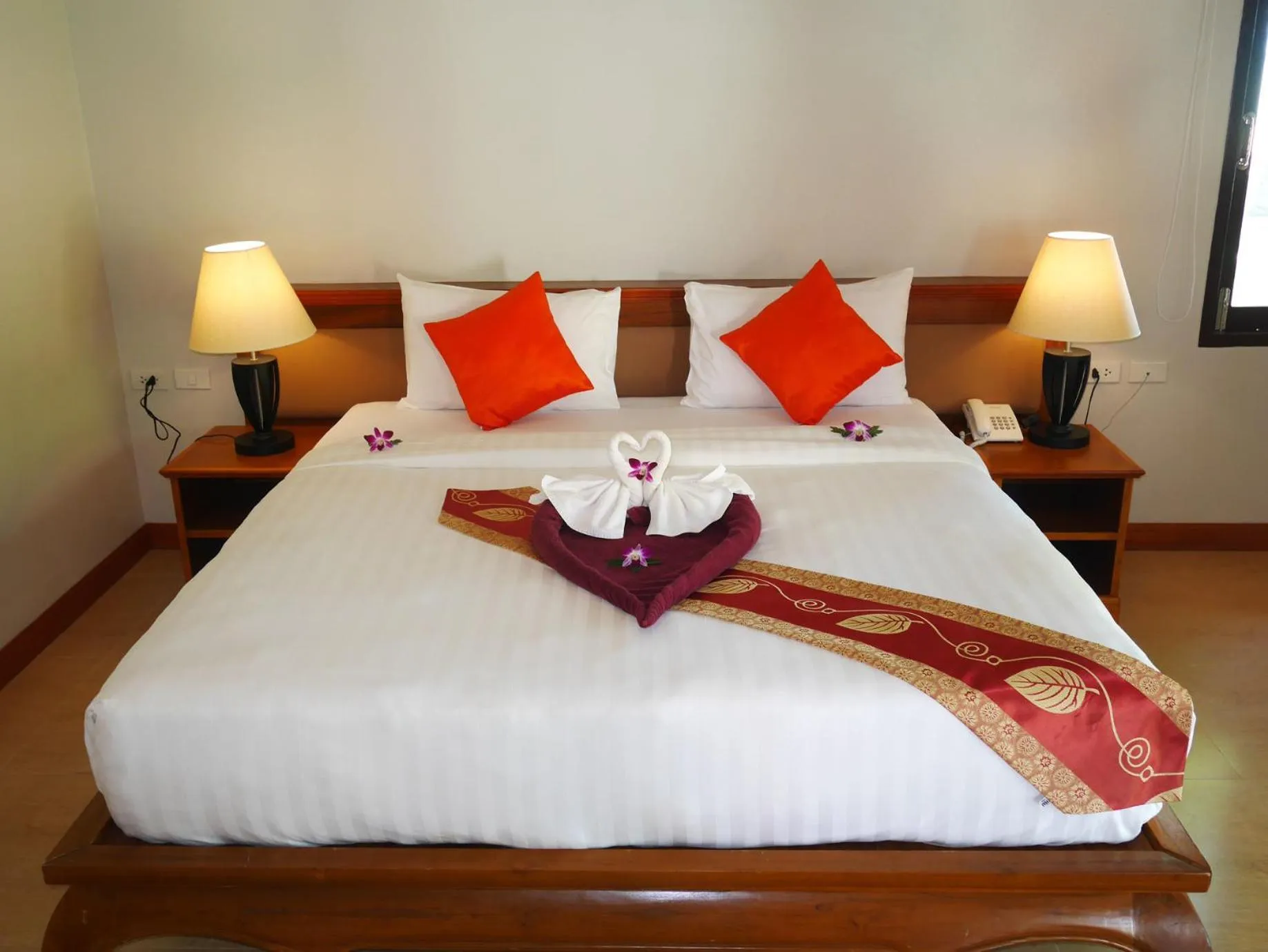 Bedroom, Bed in The Sunset Beach Resort - Koh Kho Khao