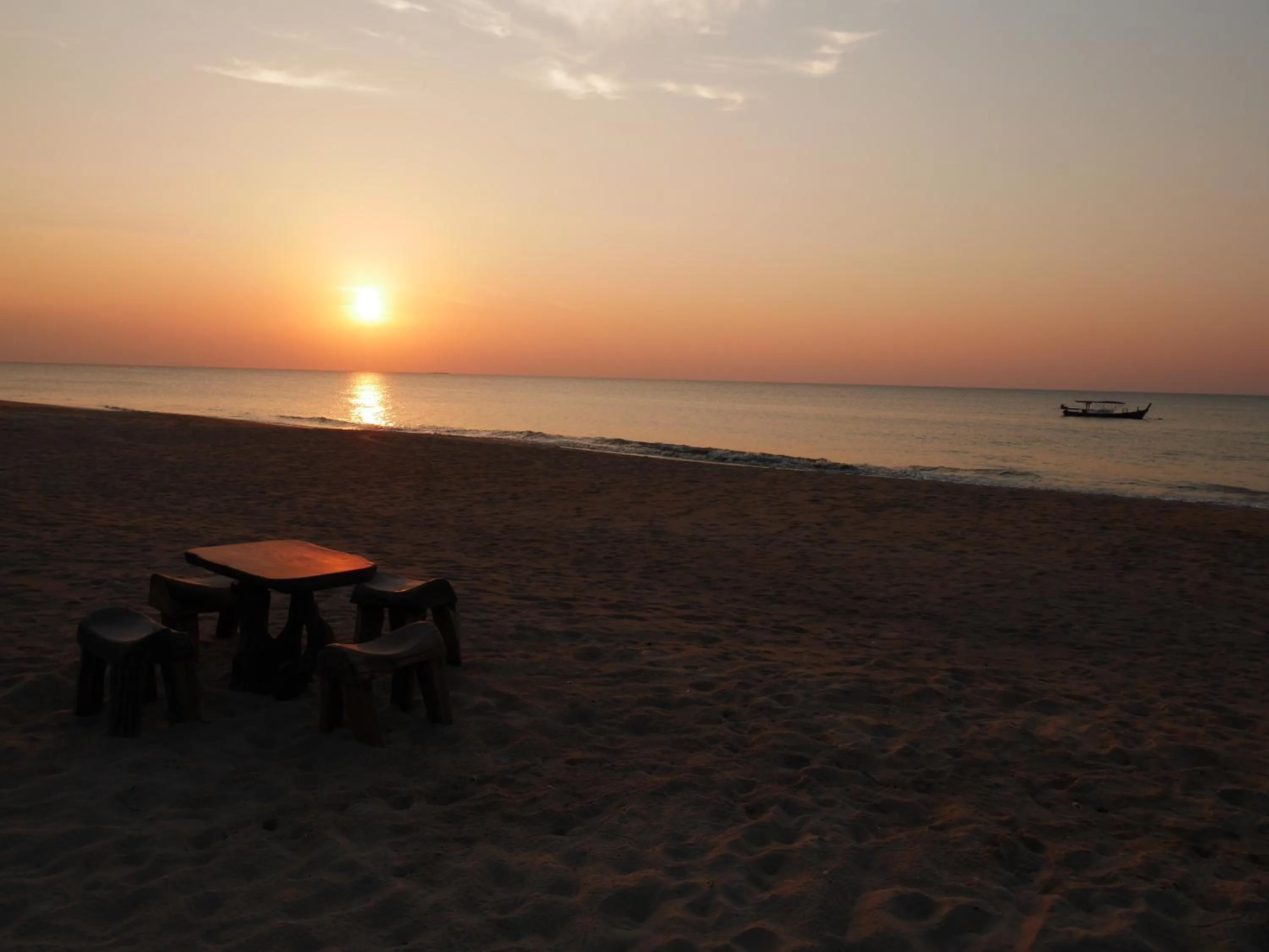 Beach in The Sunset Beach Resort - Koh Kho Khao