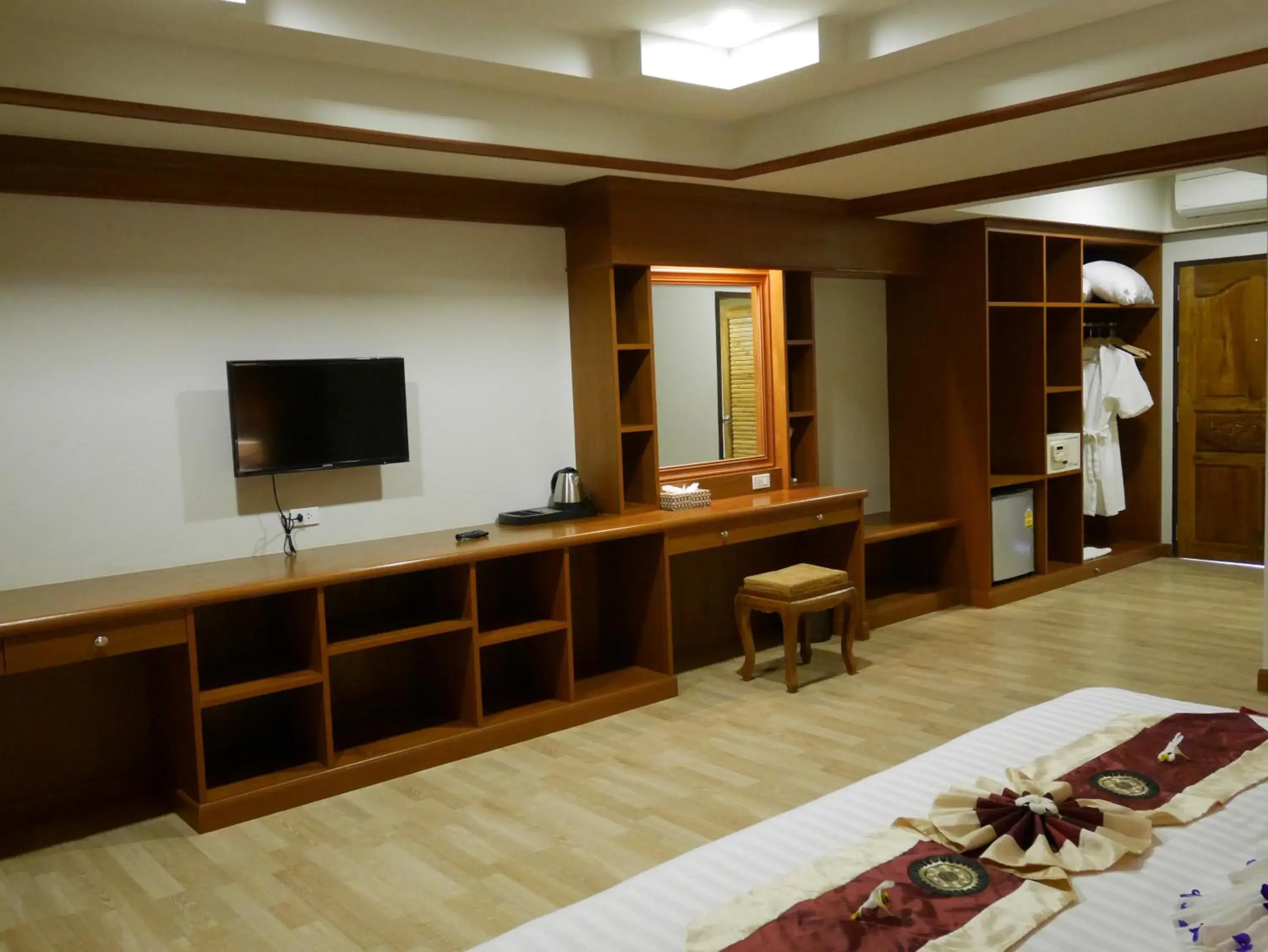 Deluxe Double or Twin Room with Pool View in The Sunset Beach Resort - Koh Kho Khao Deluxe Double or Twin Room with Pool View in The Sunset Beach Resort - Koh Kho Khao