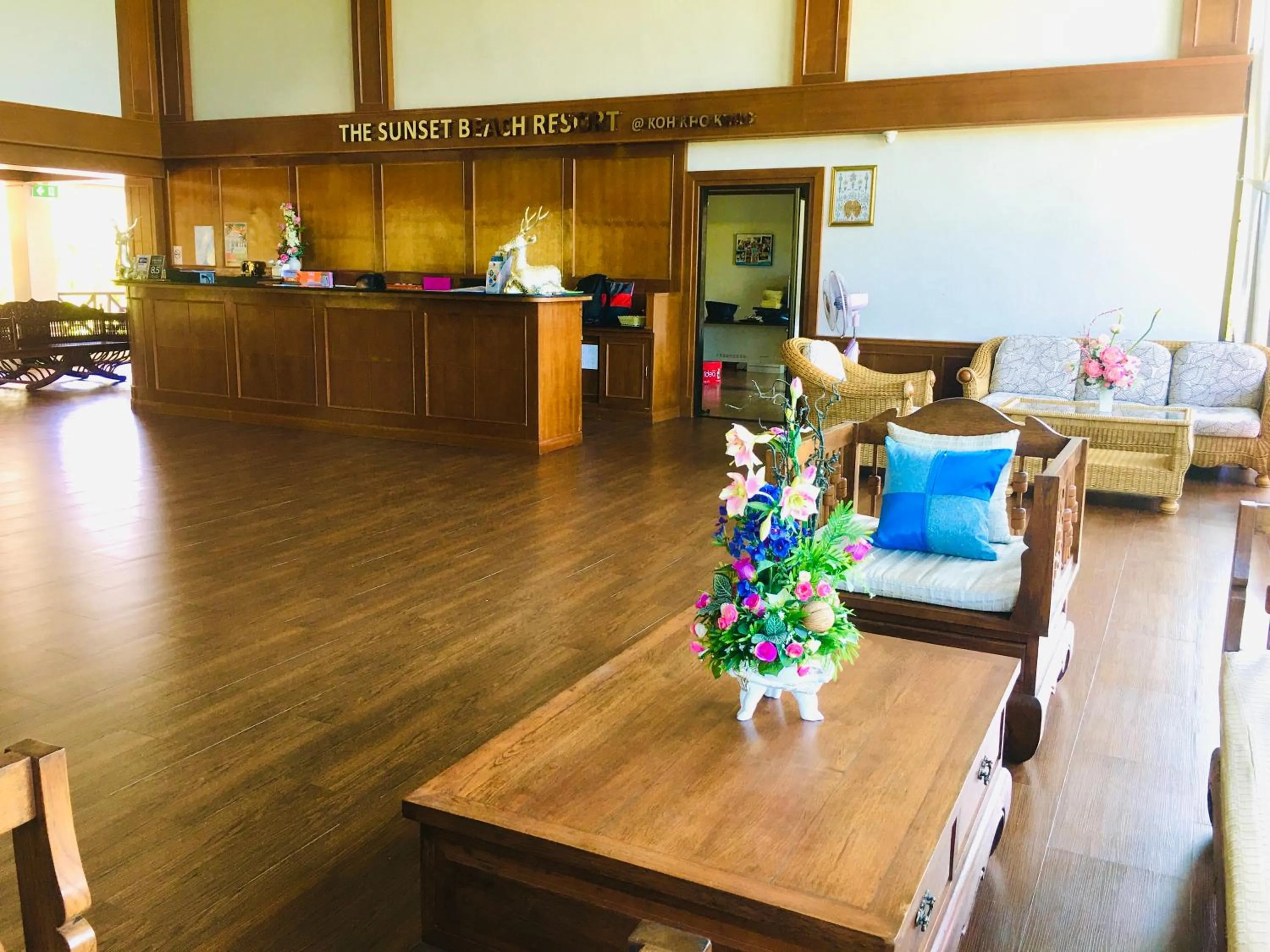 Lobby or reception in The Sunset Beach Resort - Koh Kho Khao