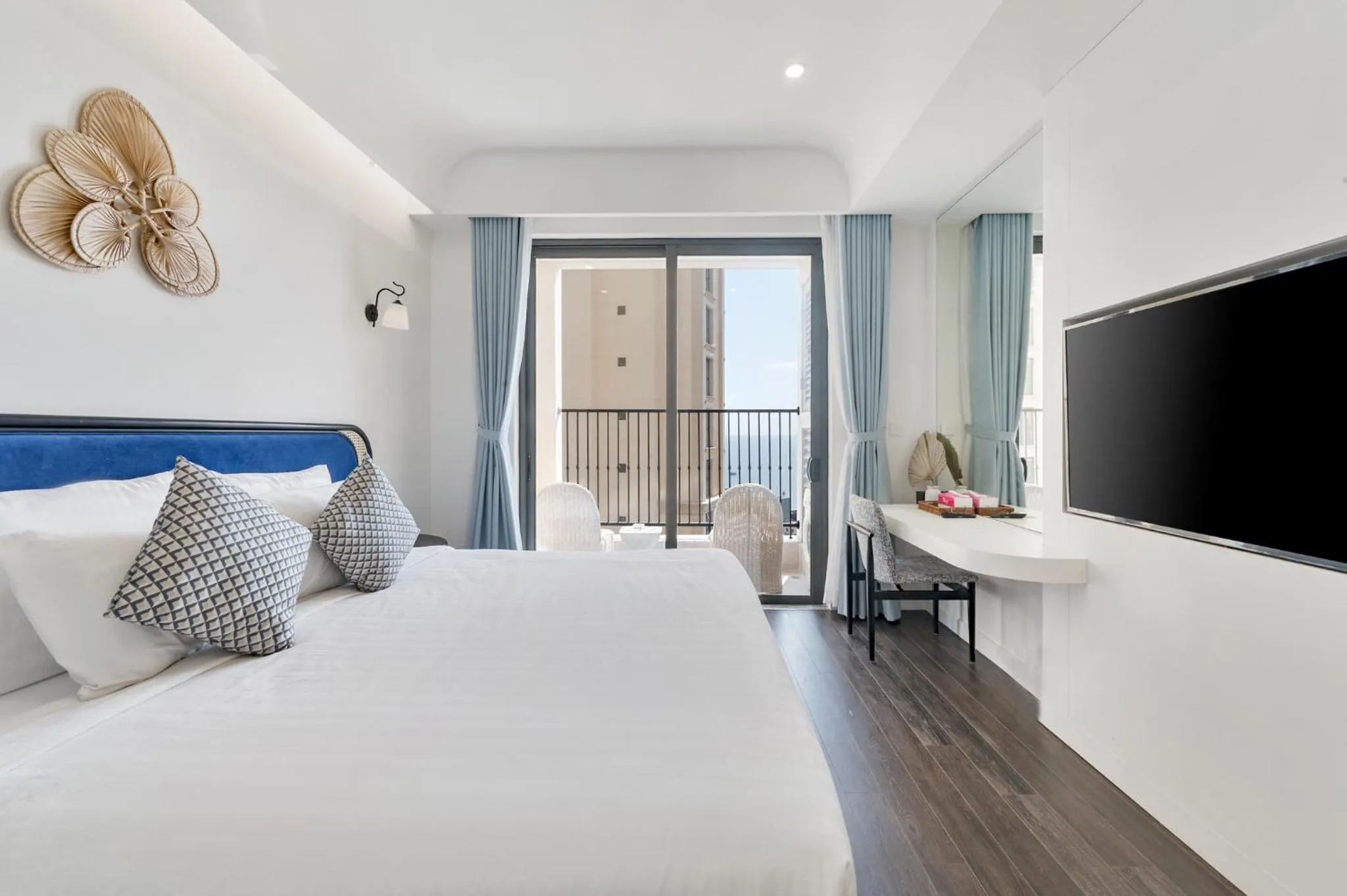 Bed in Elyday Apartment Hillside Phu Quoc - Sea & Firework view