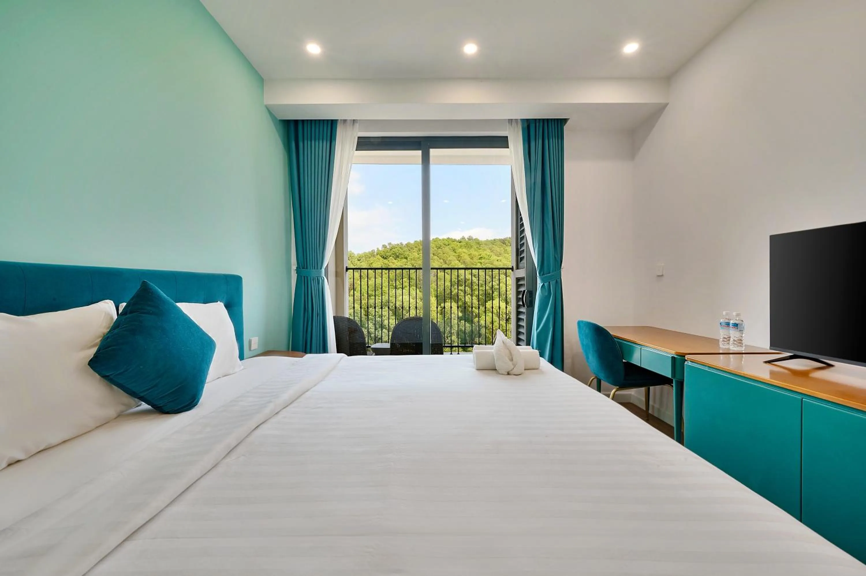 Photo of the whole room, Bed in Elyday Apartment Hillside Phu Quoc - Sea & Firework view
