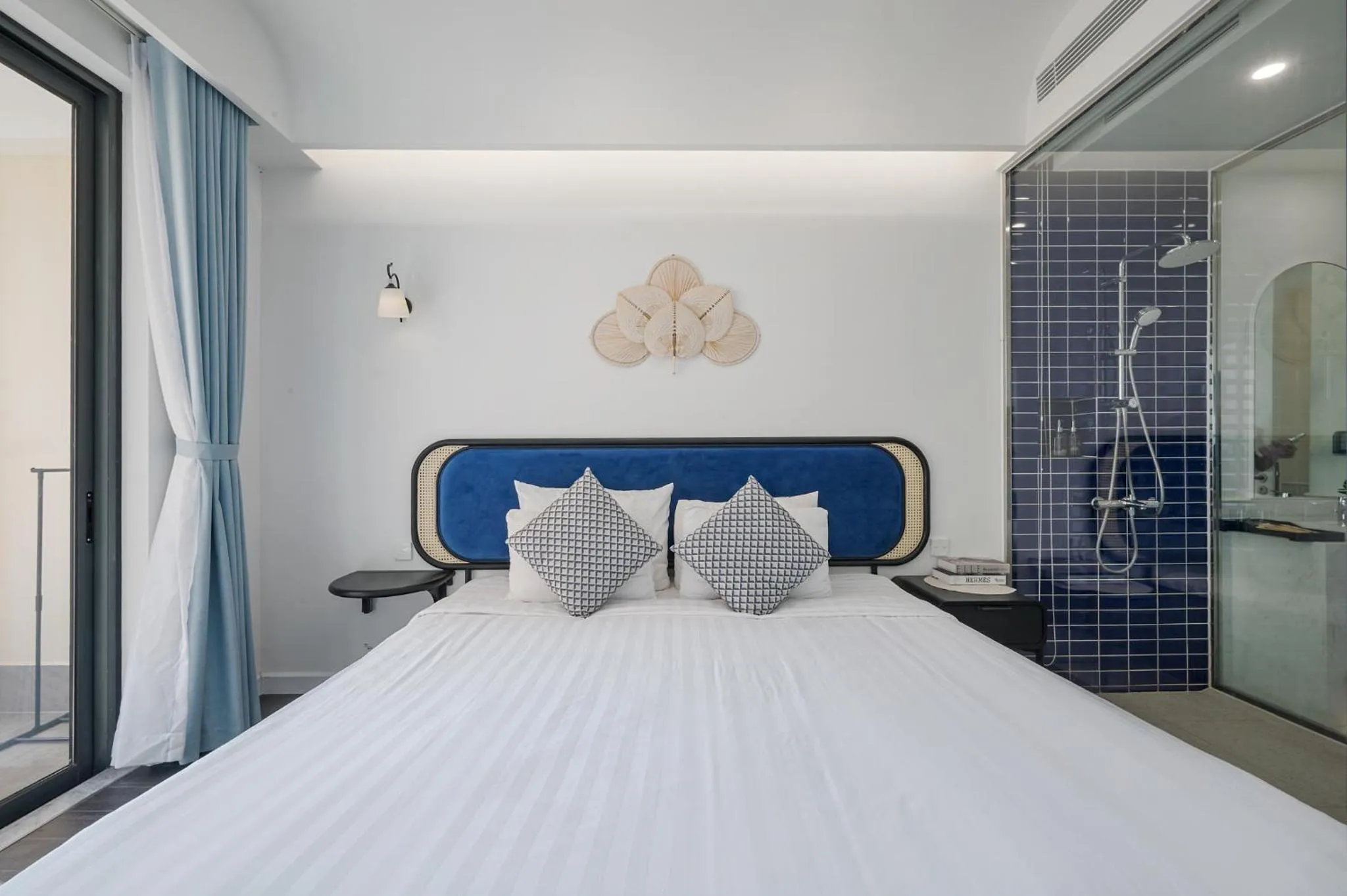 Bed in Elyday Apartment Hillside Phu Quoc - Sea & Firework view