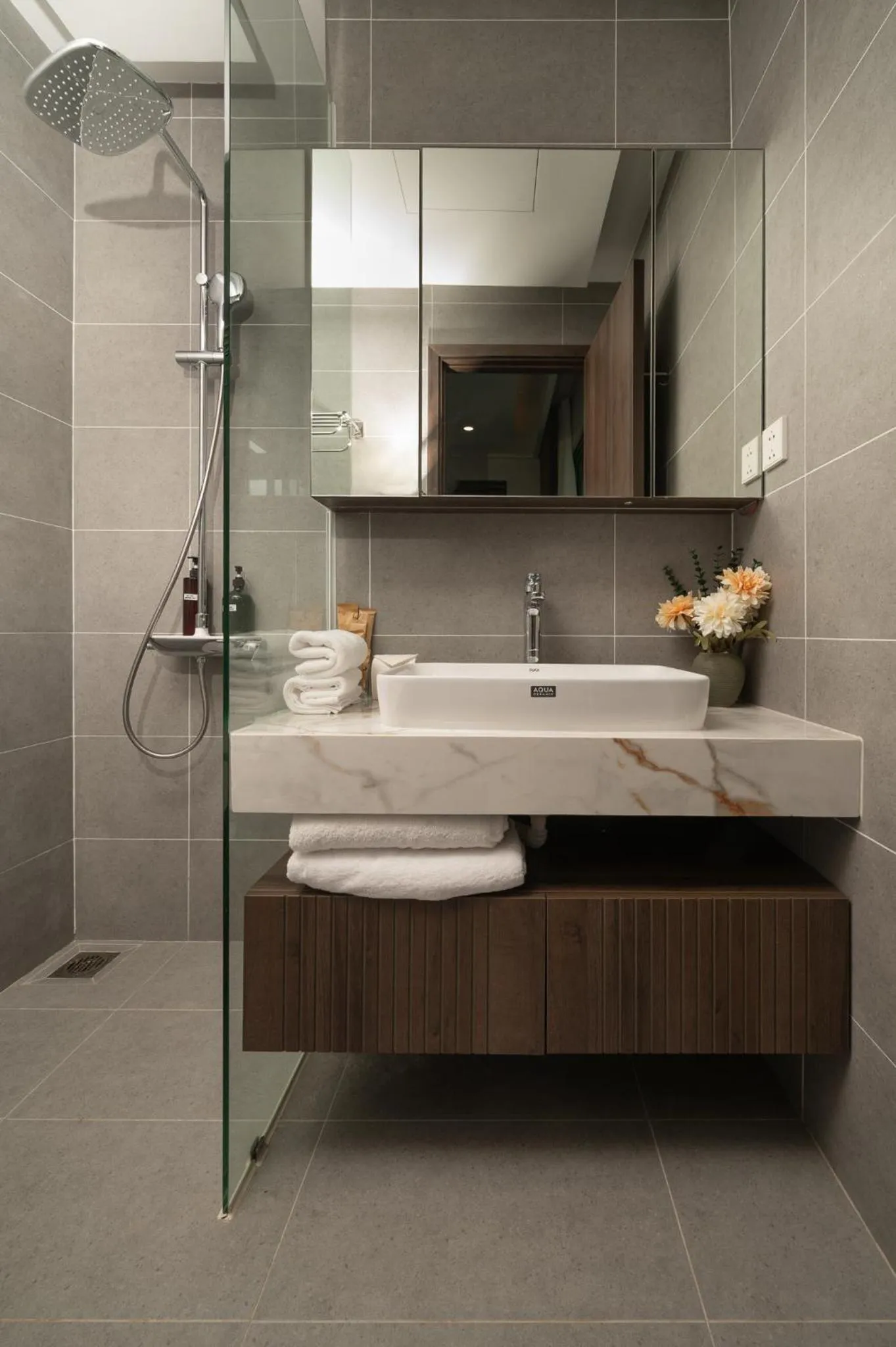 Bathroom in Elyday Apartment Hillside Phu Quoc - Sea & Firework view
