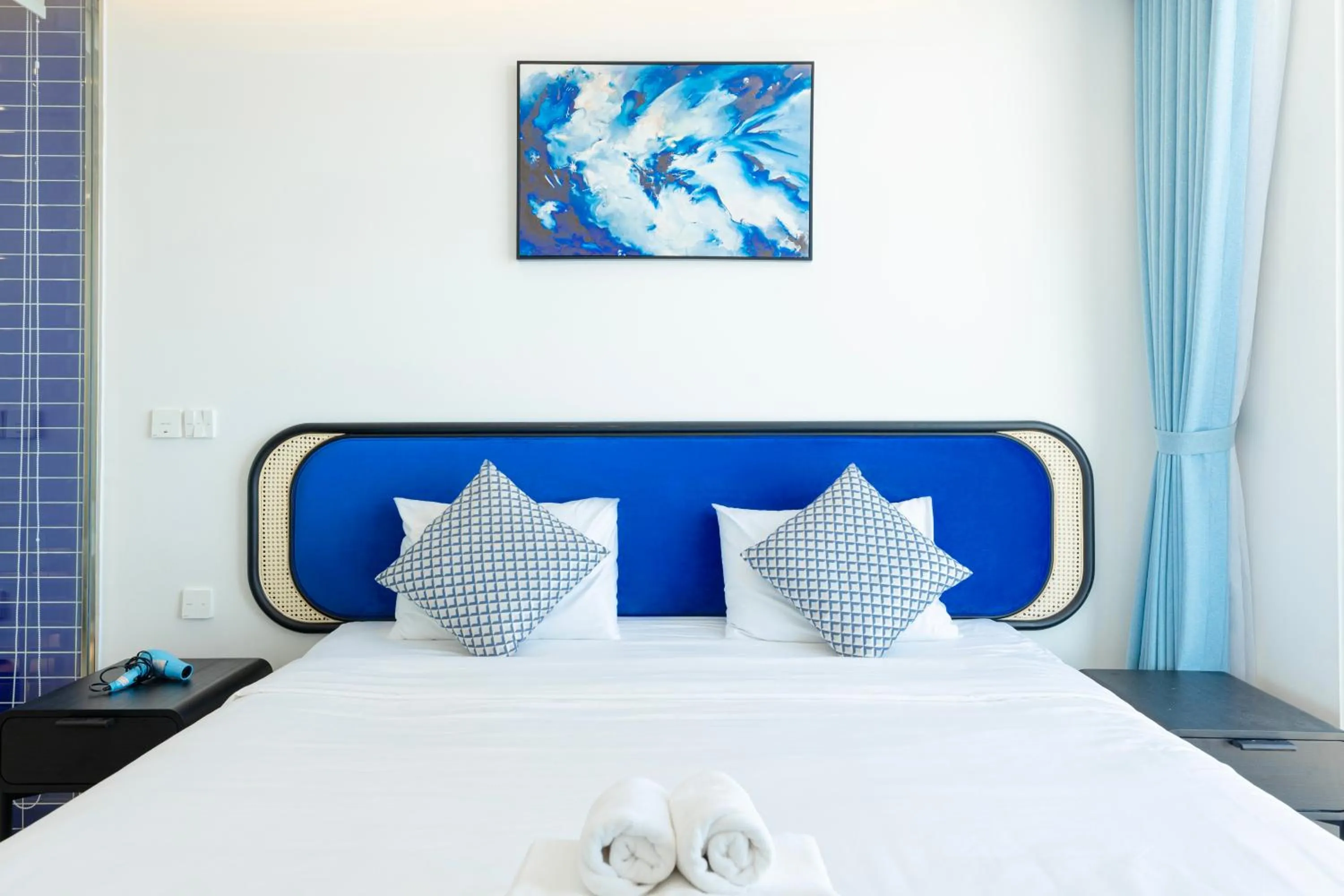 Bed in Elyday Apartment Hillside Phu Quoc - Sea & Firework view
