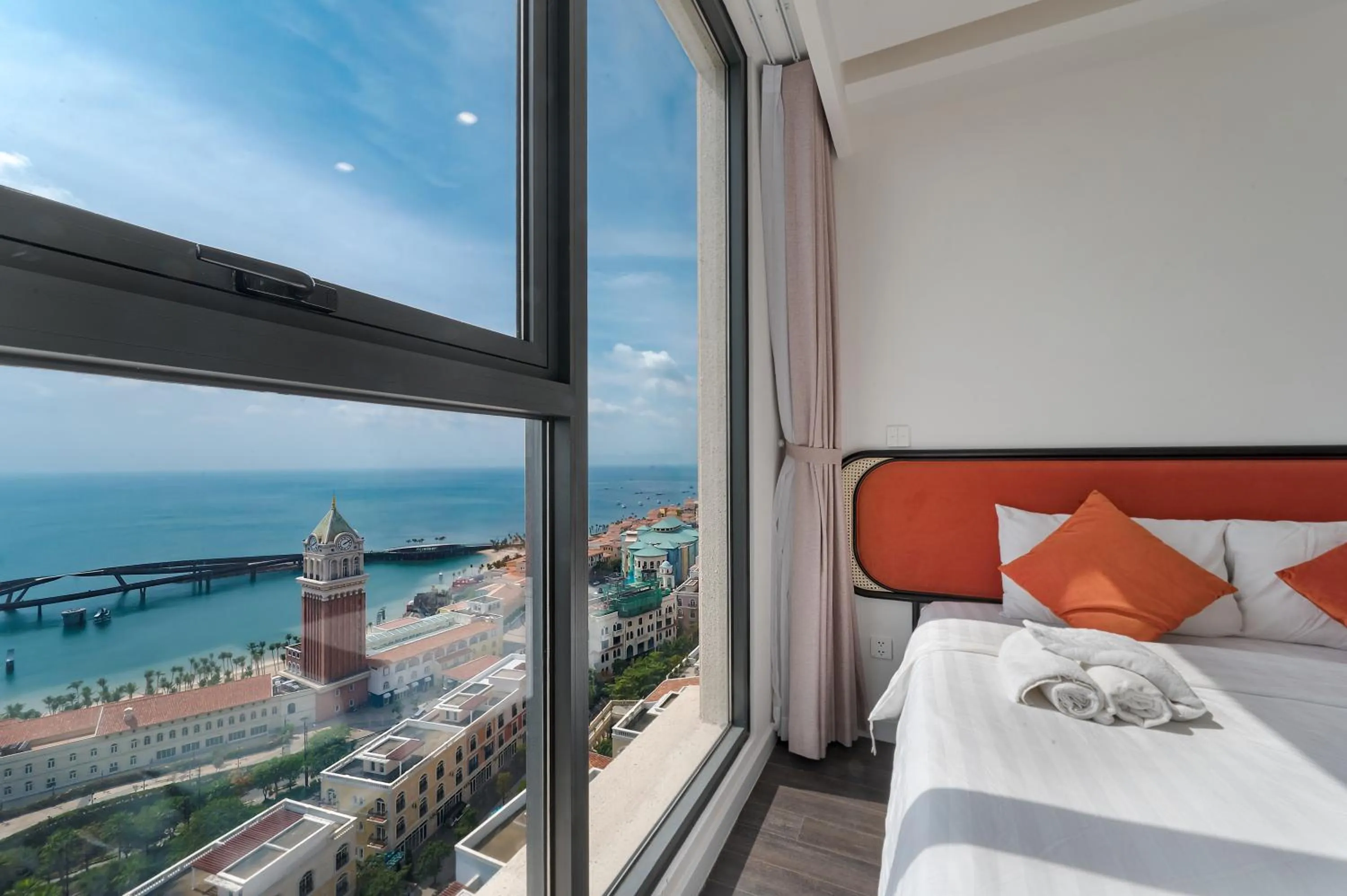 City view, Bed in Elyday Apartment Hillside Phu Quoc - Sea & Firework view