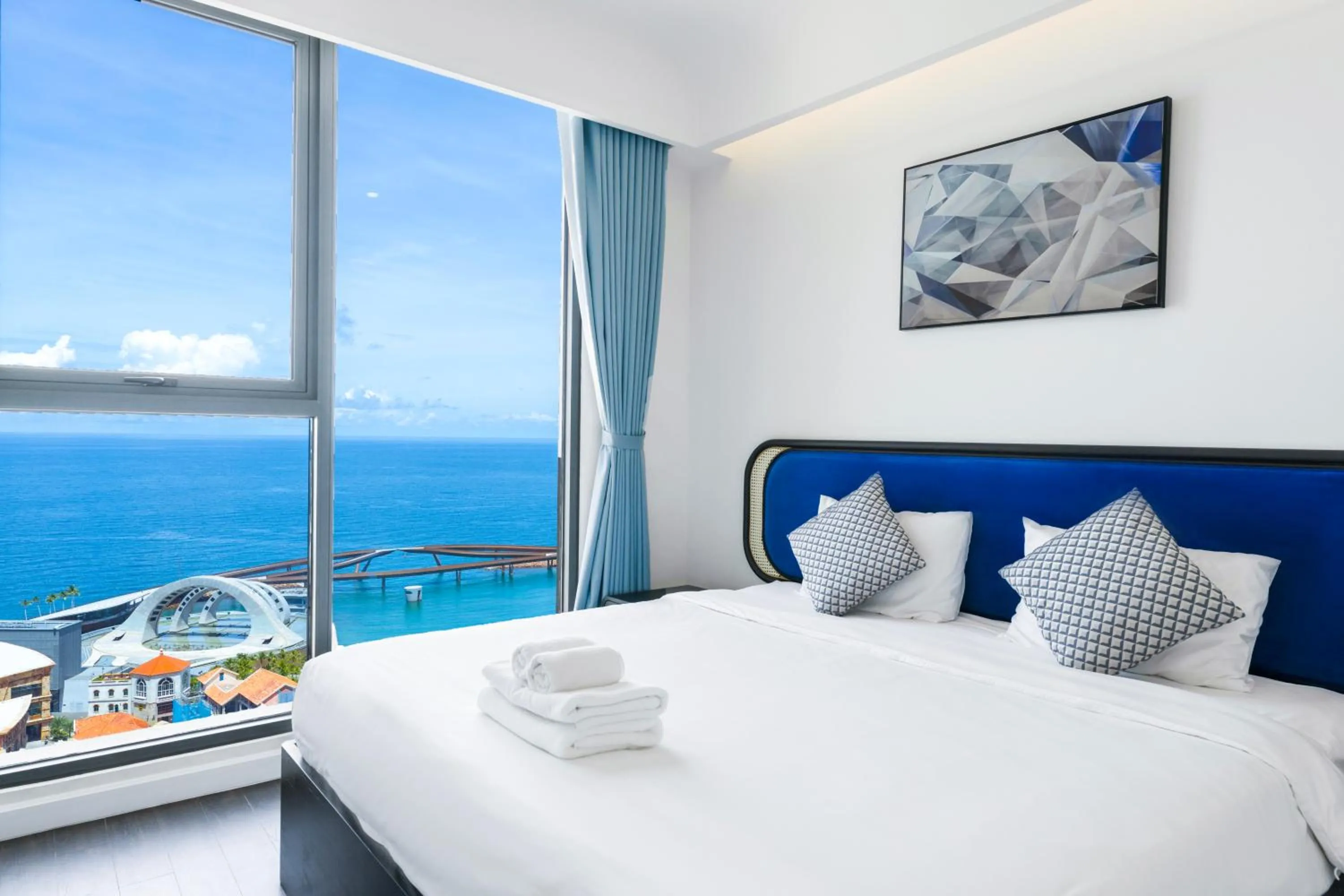 Bed in Elyday Apartment Hillside Phu Quoc - Sea & Firework view